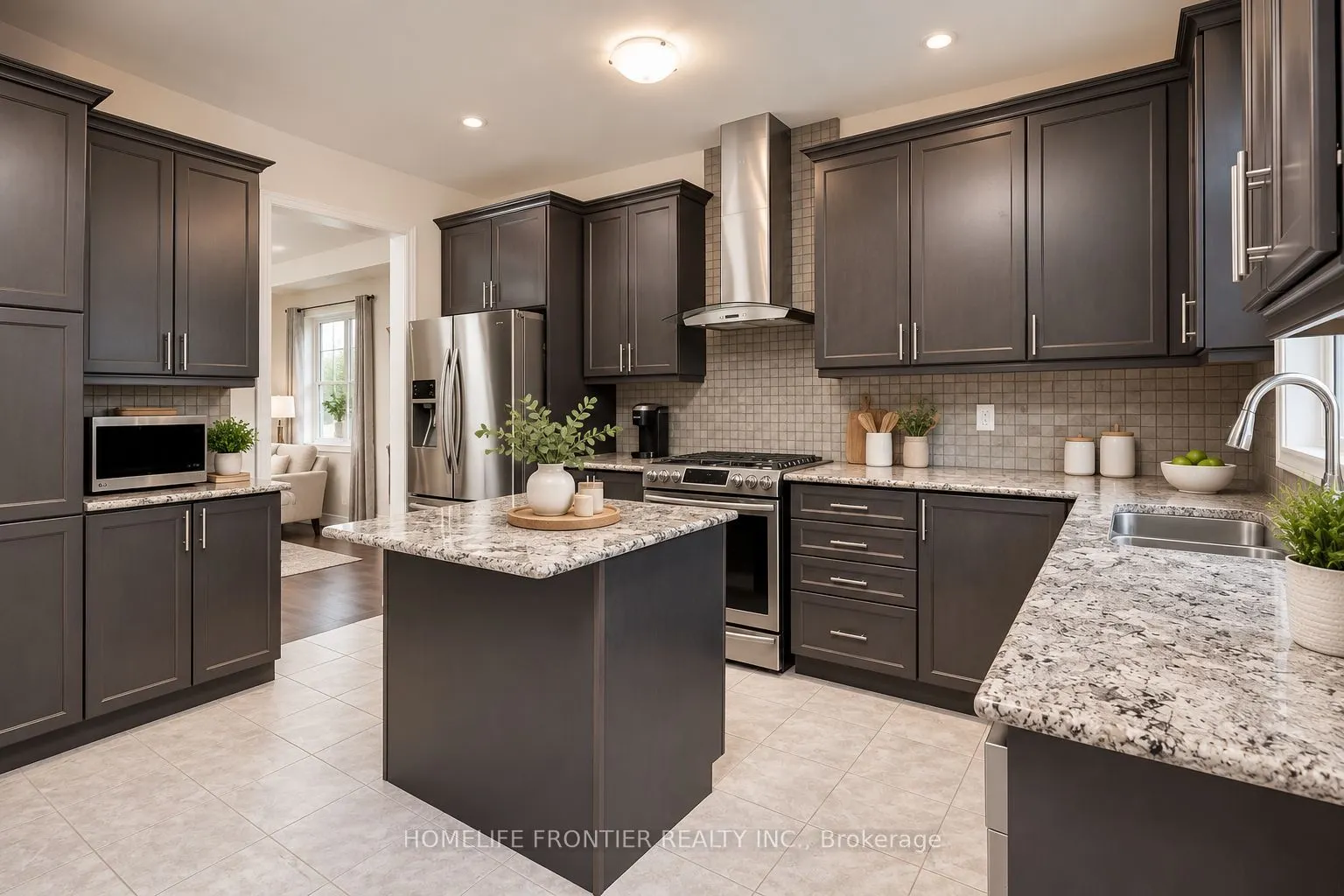 135 Ross Vennare Crescent