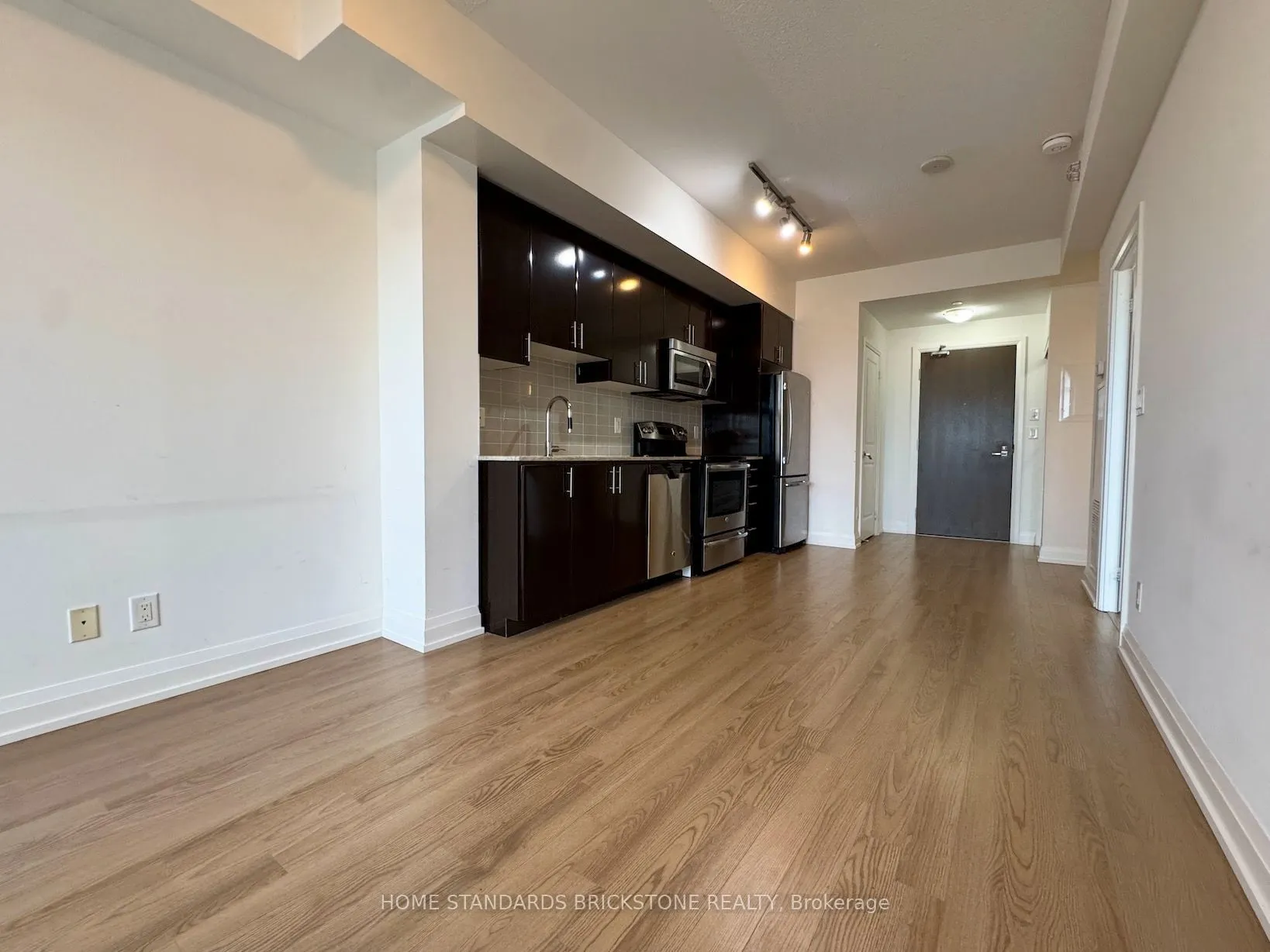 7161 Yonge Street #520