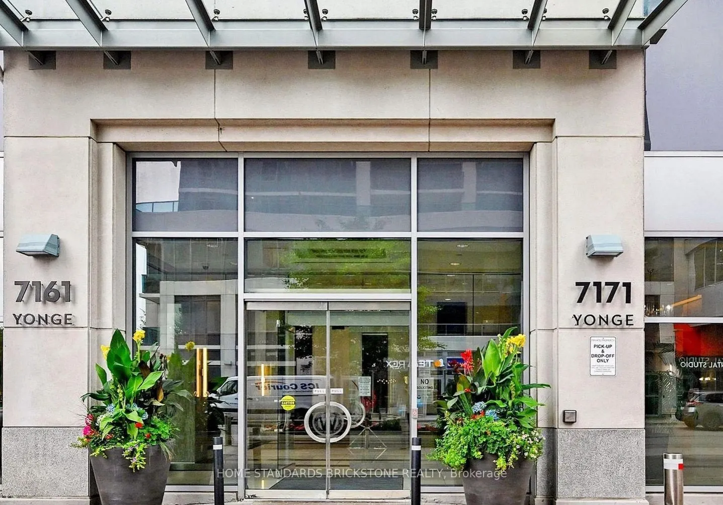 7161 Yonge Street #520