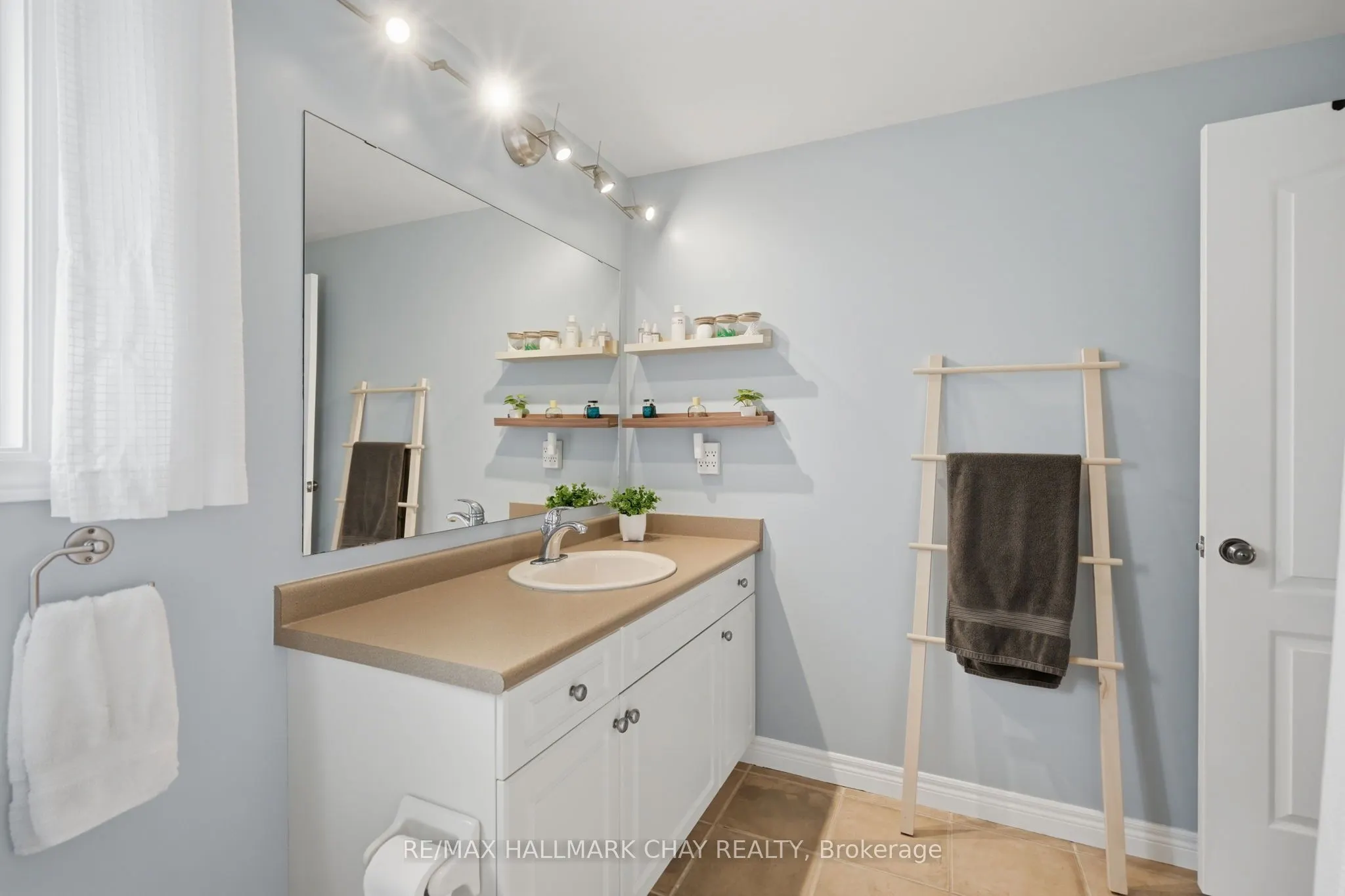 17 Armeda Clow Crescent