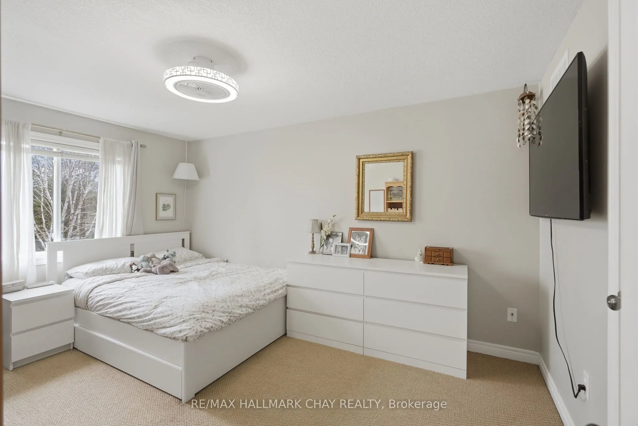 17 Armeda Clow Crescent