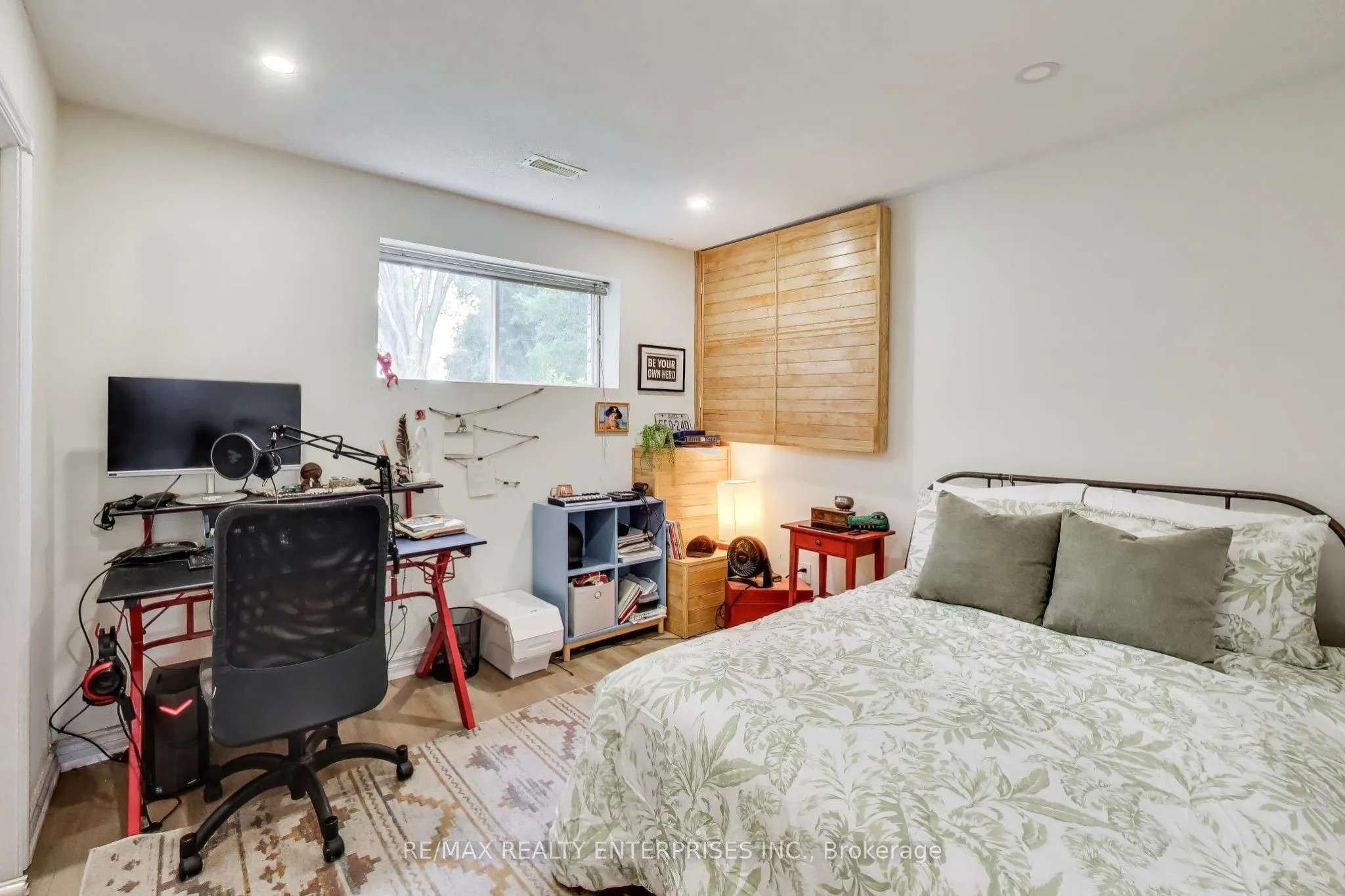 35 Shirlea Boulevard