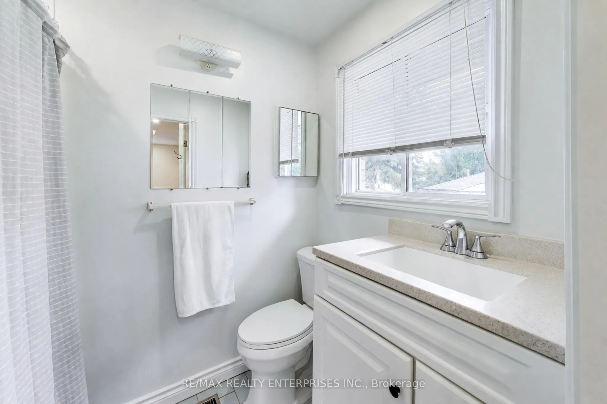 35 Shirlea Boulevard