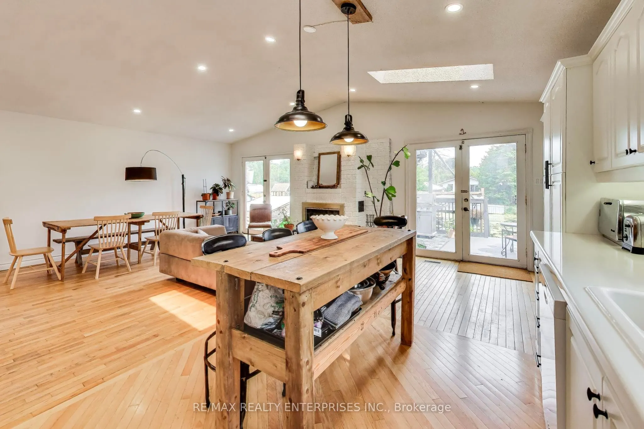 35 Shirlea Boulevard
