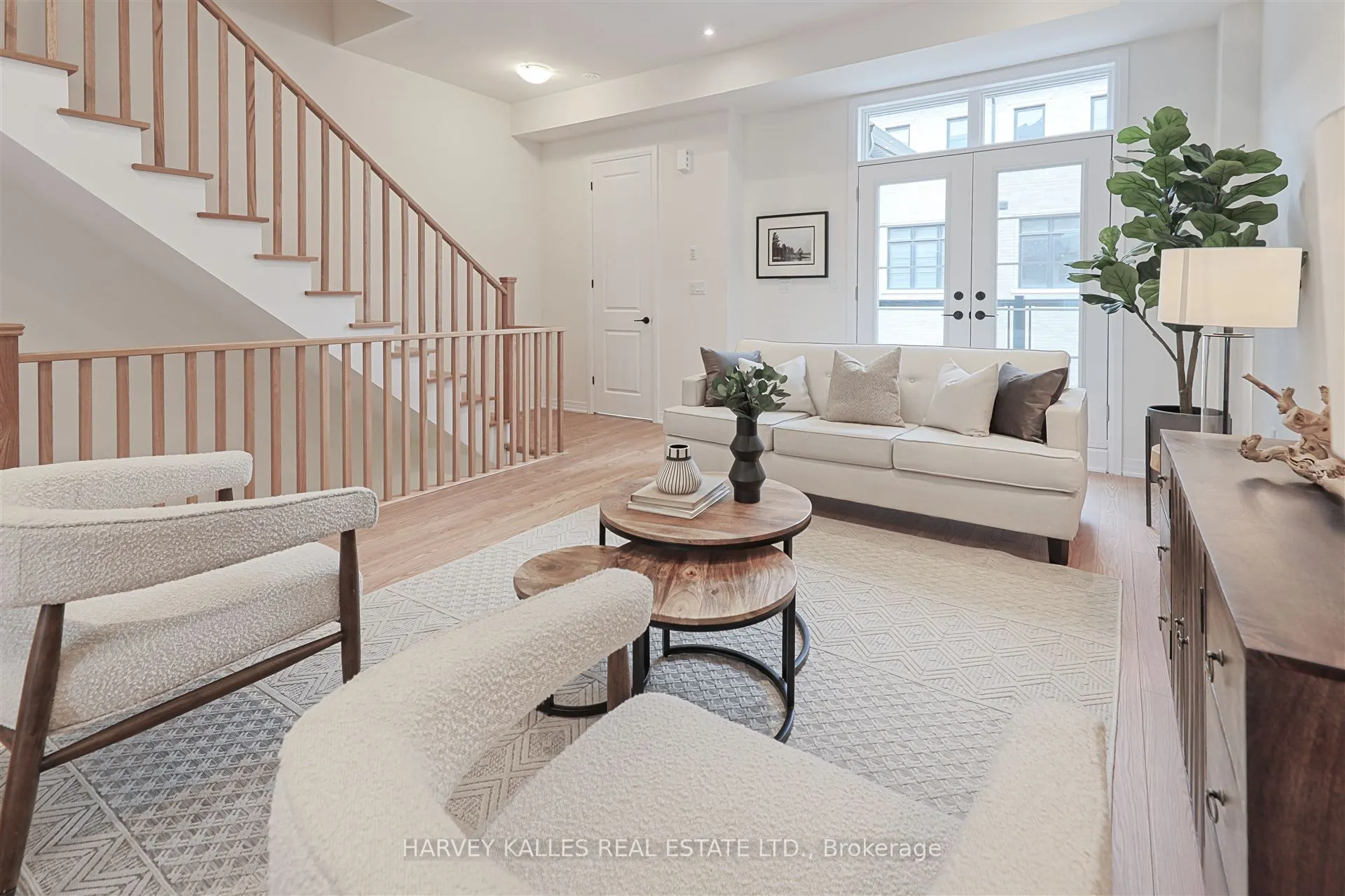 75 De La Roche Drive