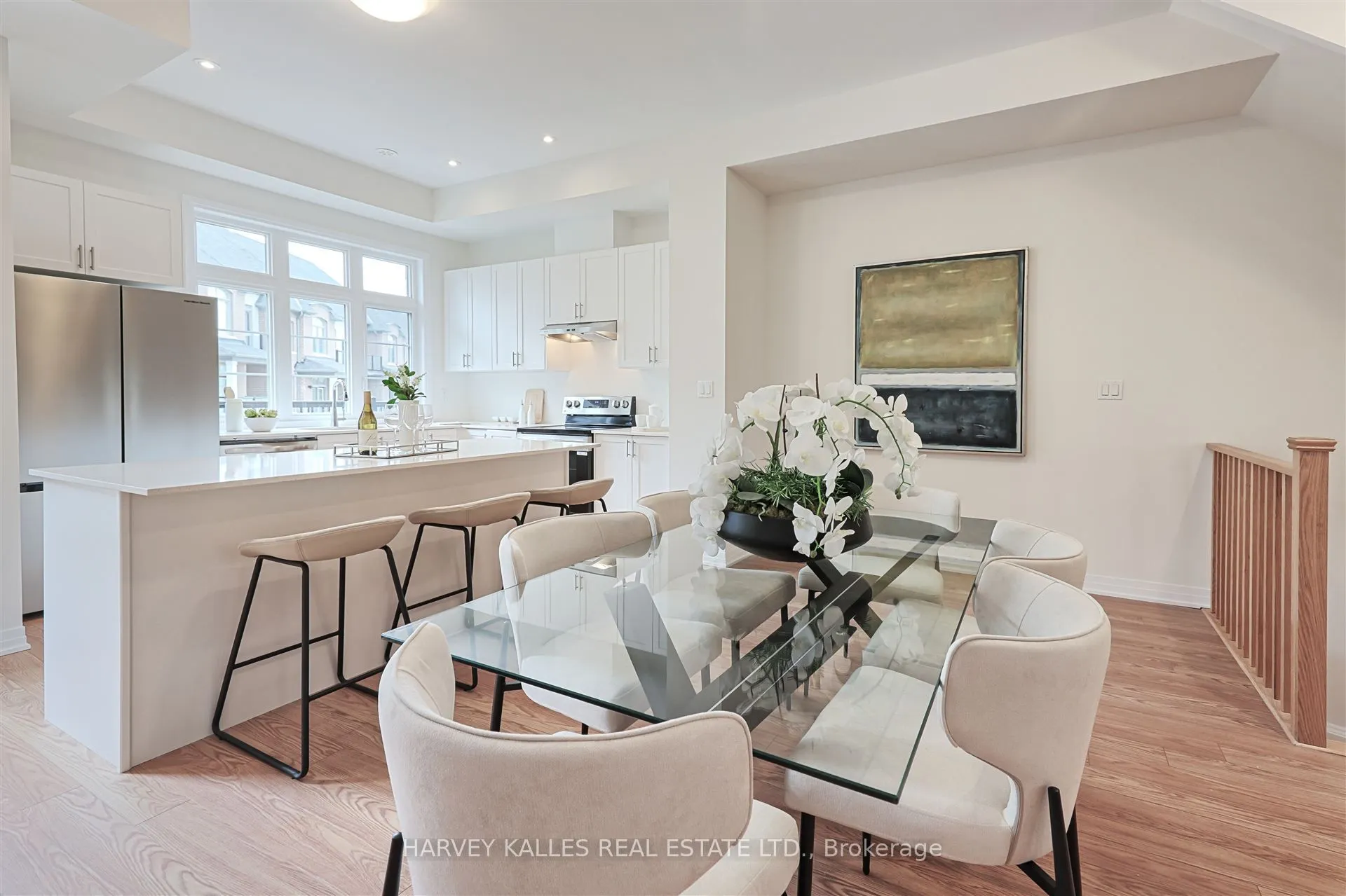 75 De La Roche Drive