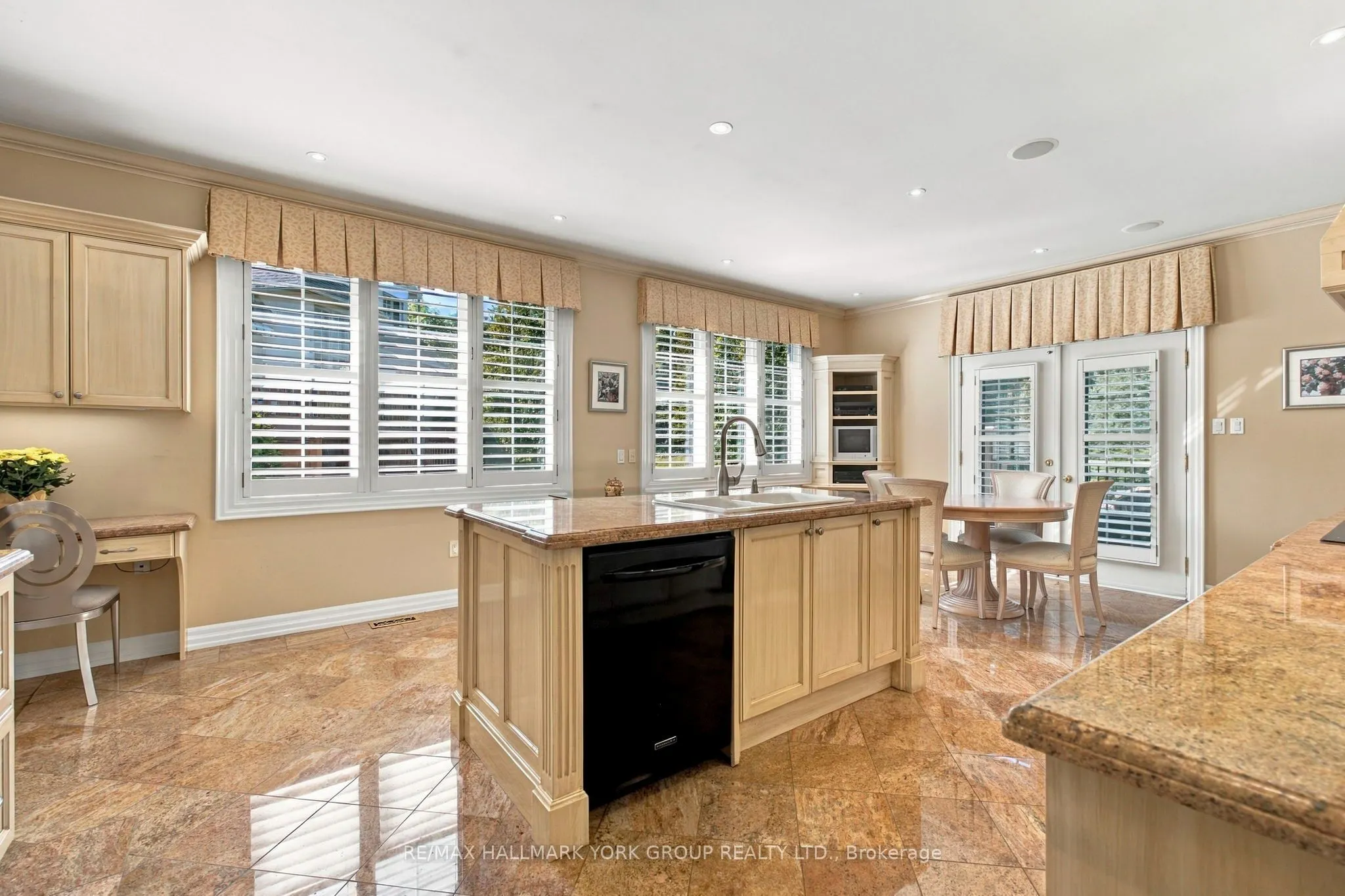 422 Falconwood Hollow #6