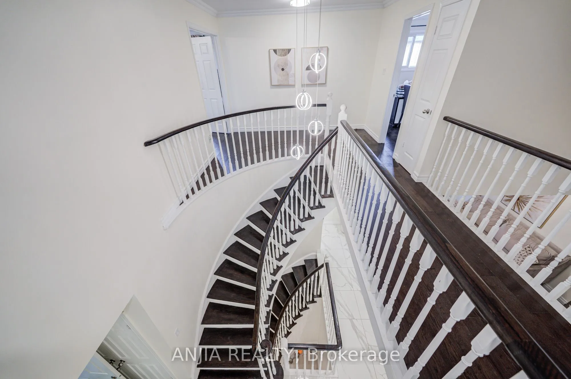 39 Millcroft Way