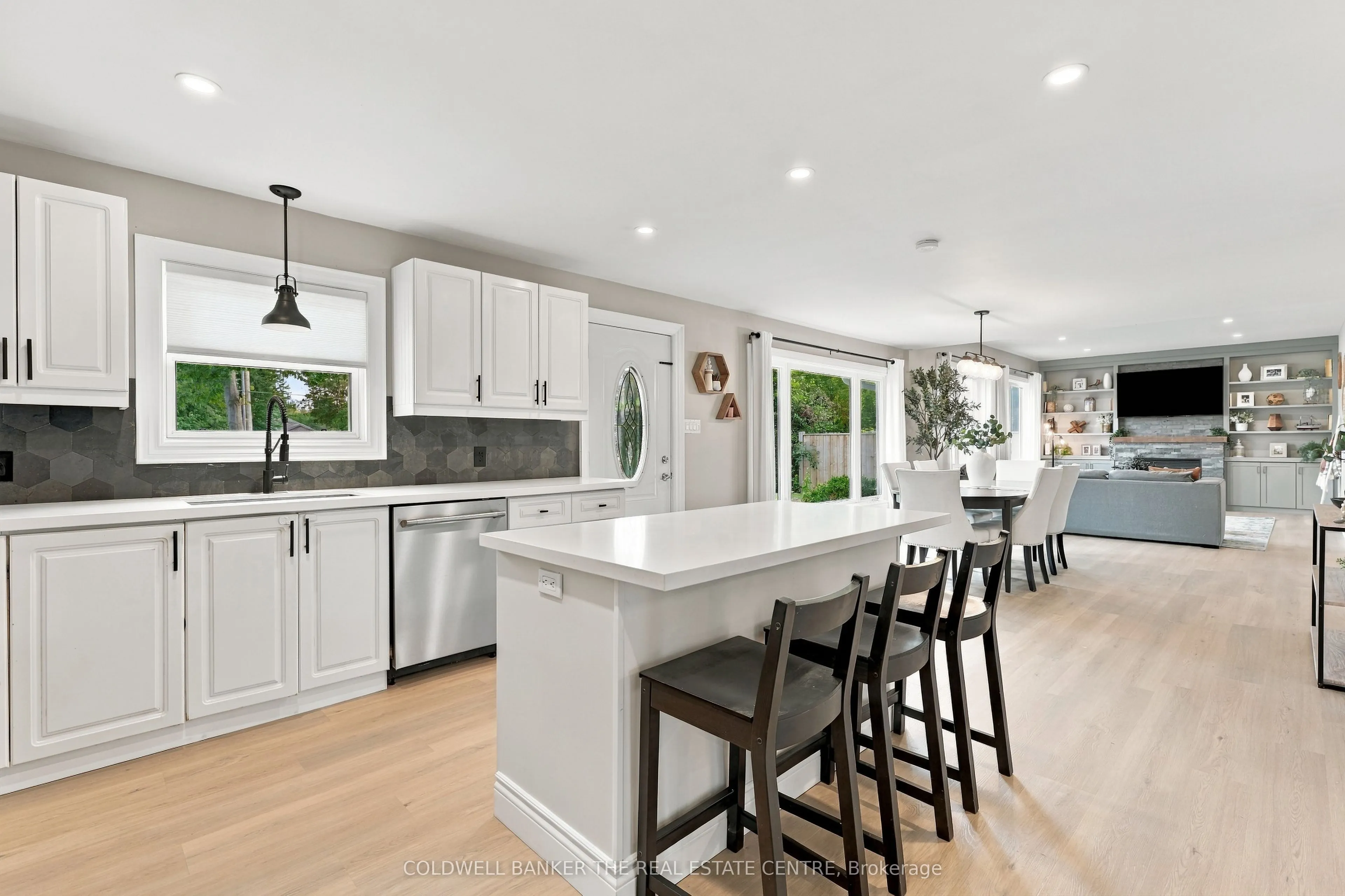 968 Metro Road N