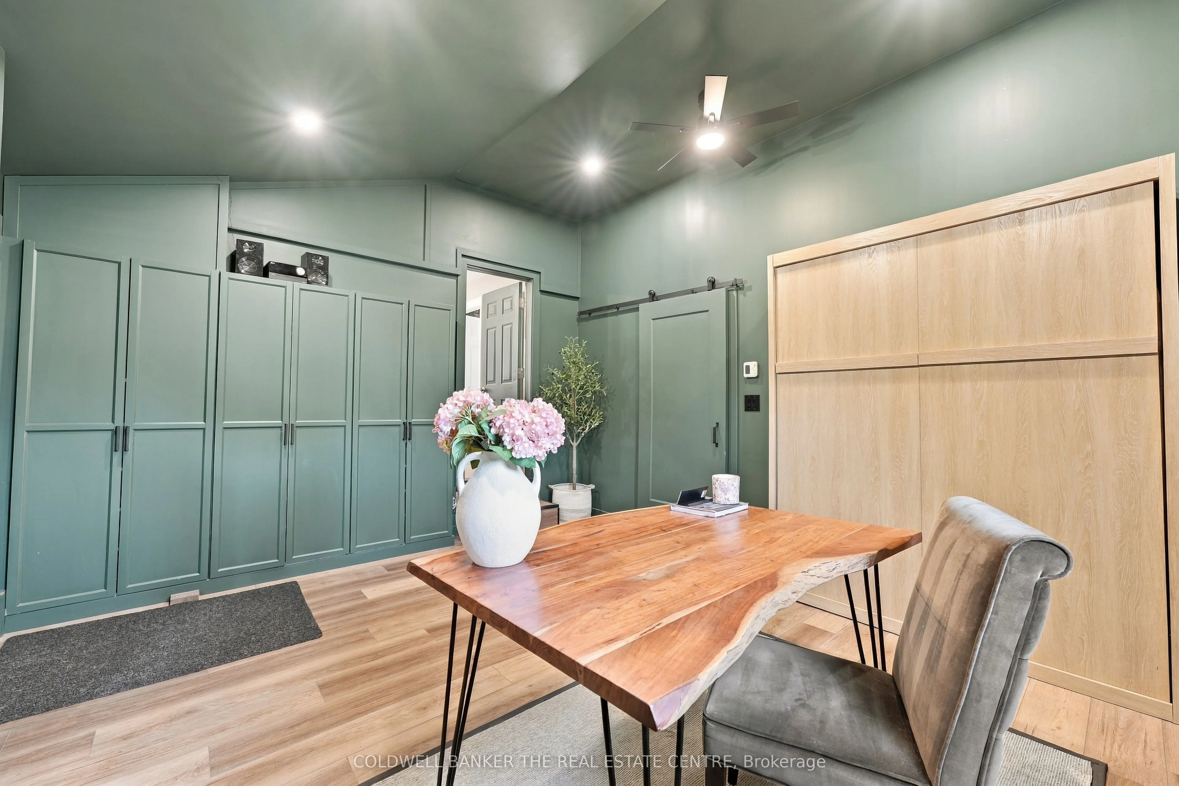 968 Metro Road N