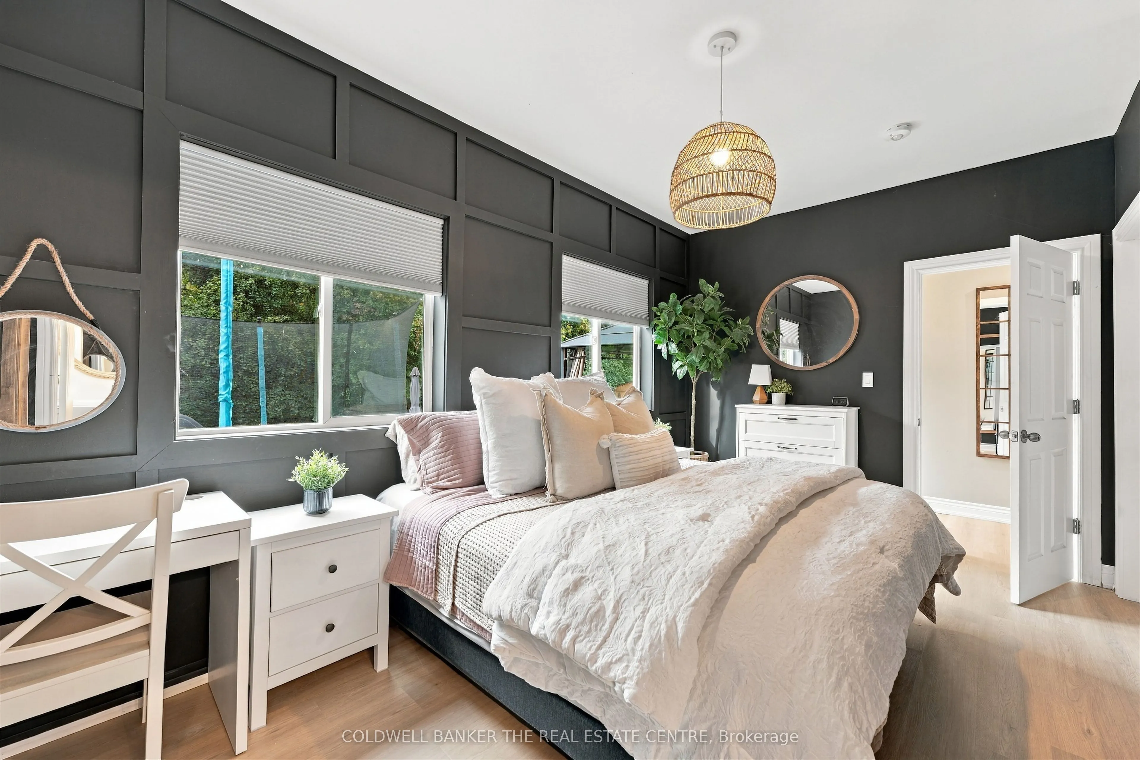 968 Metro Road N