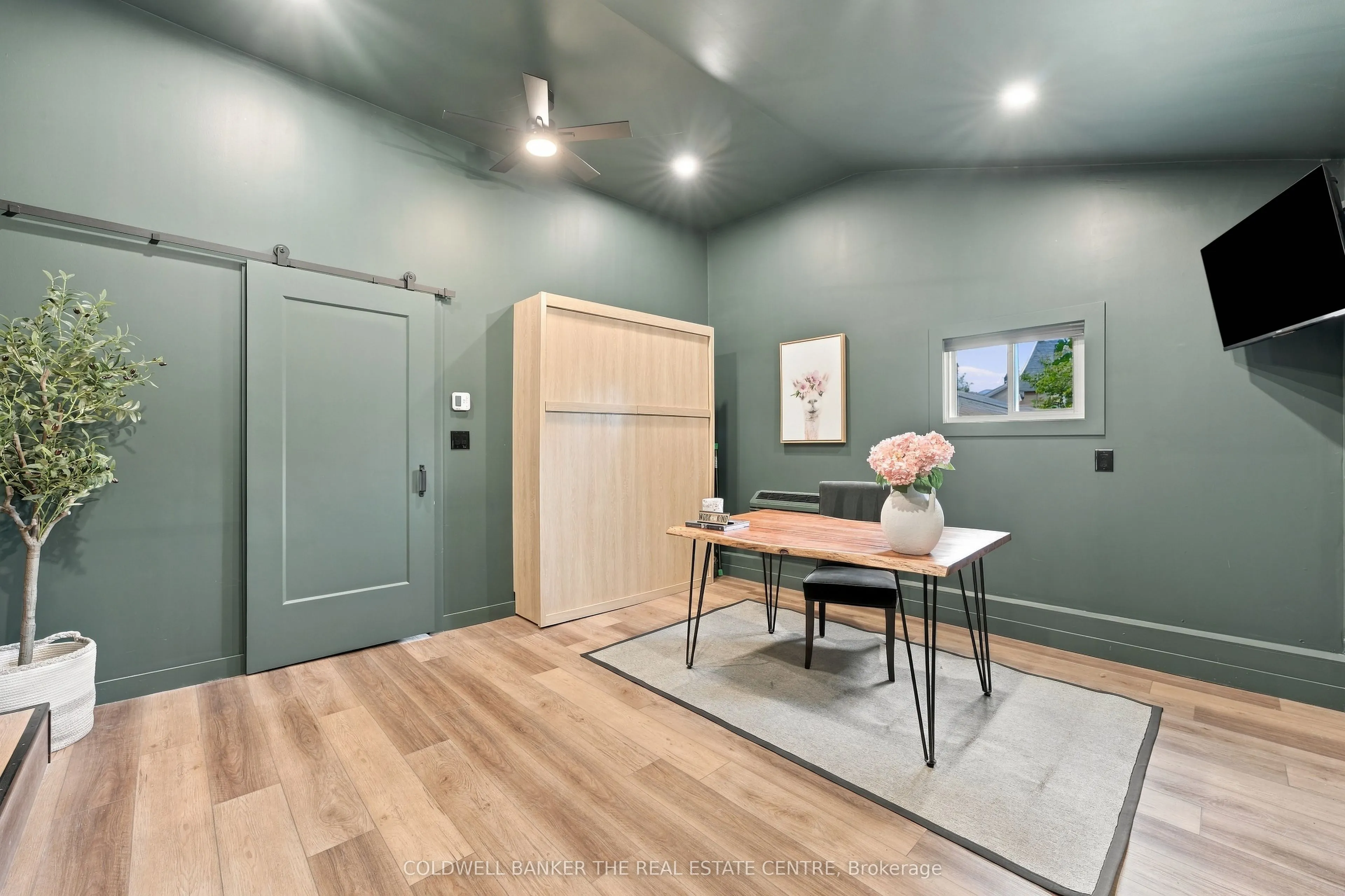 968 Metro Road N