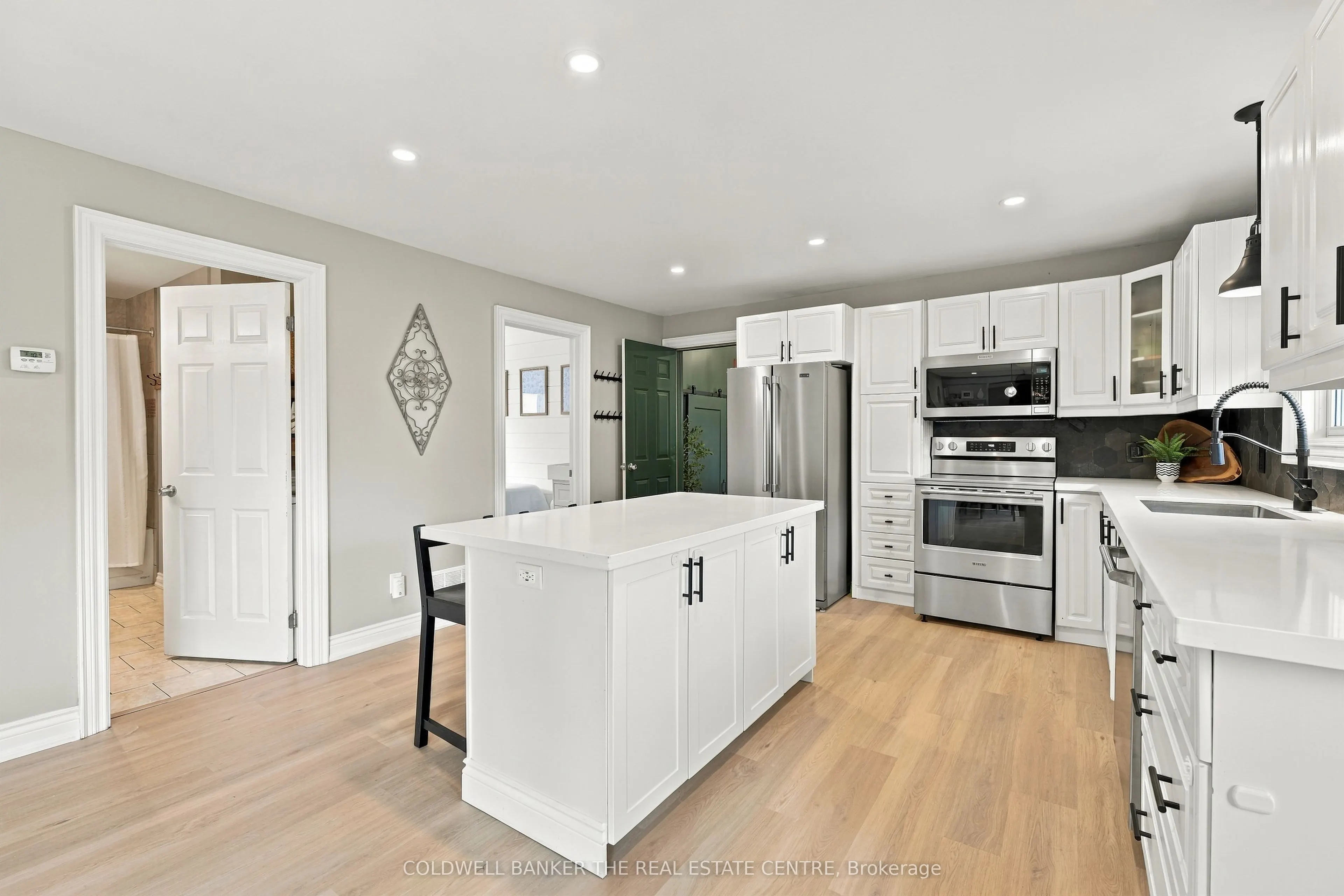 968 Metro Road N