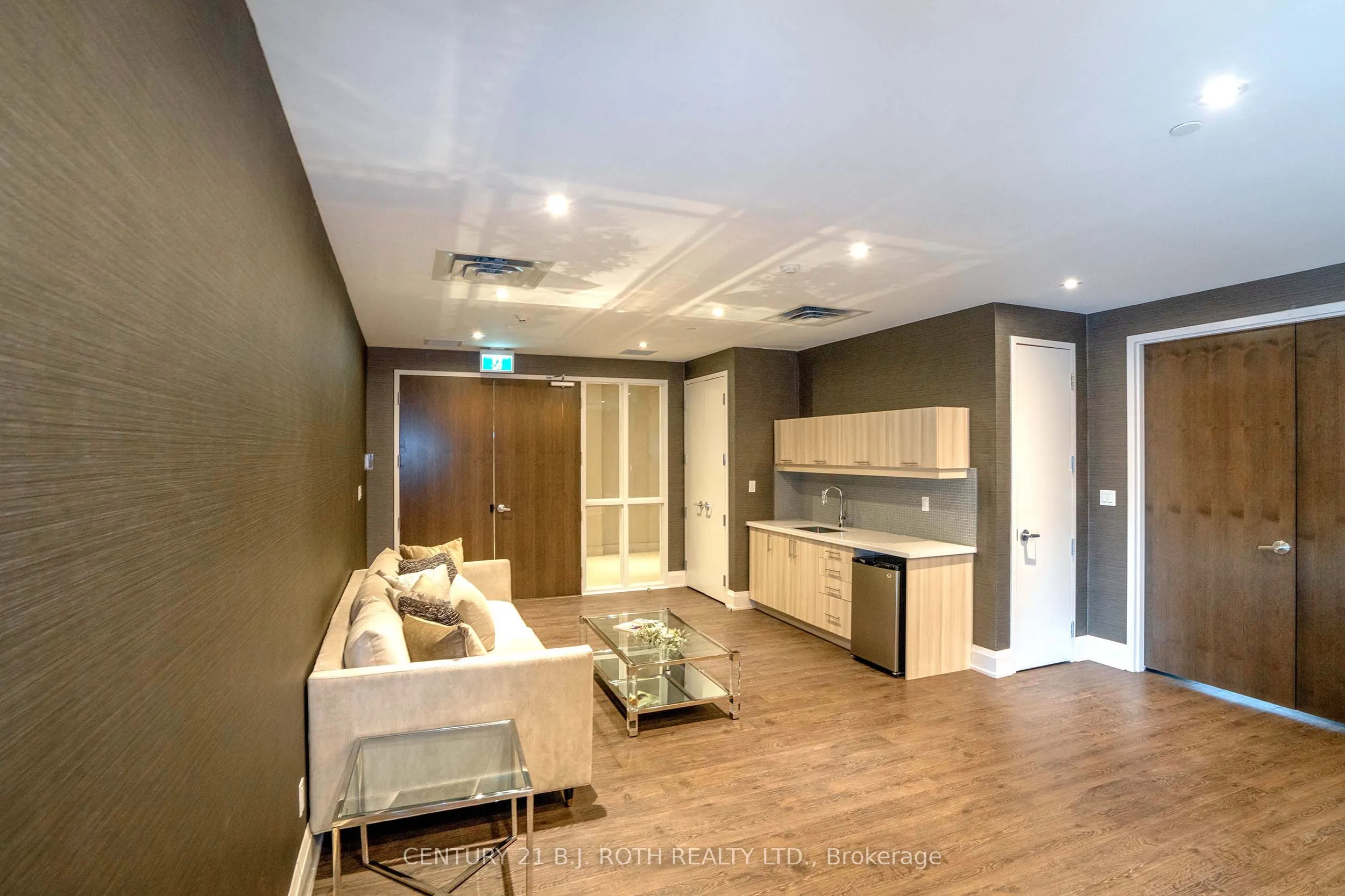 15277 Yonge Street S #313