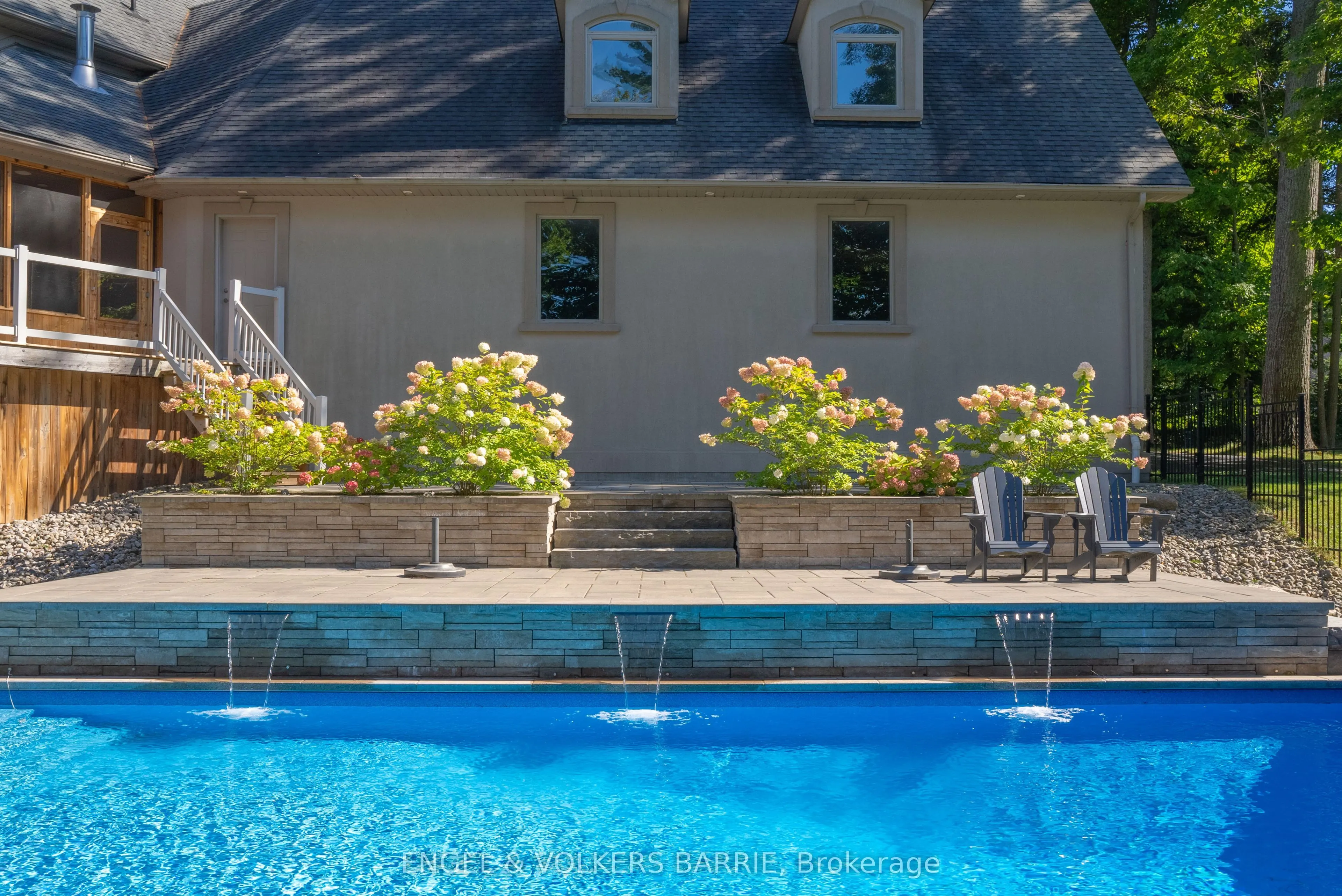 1220 Shoreview Drive