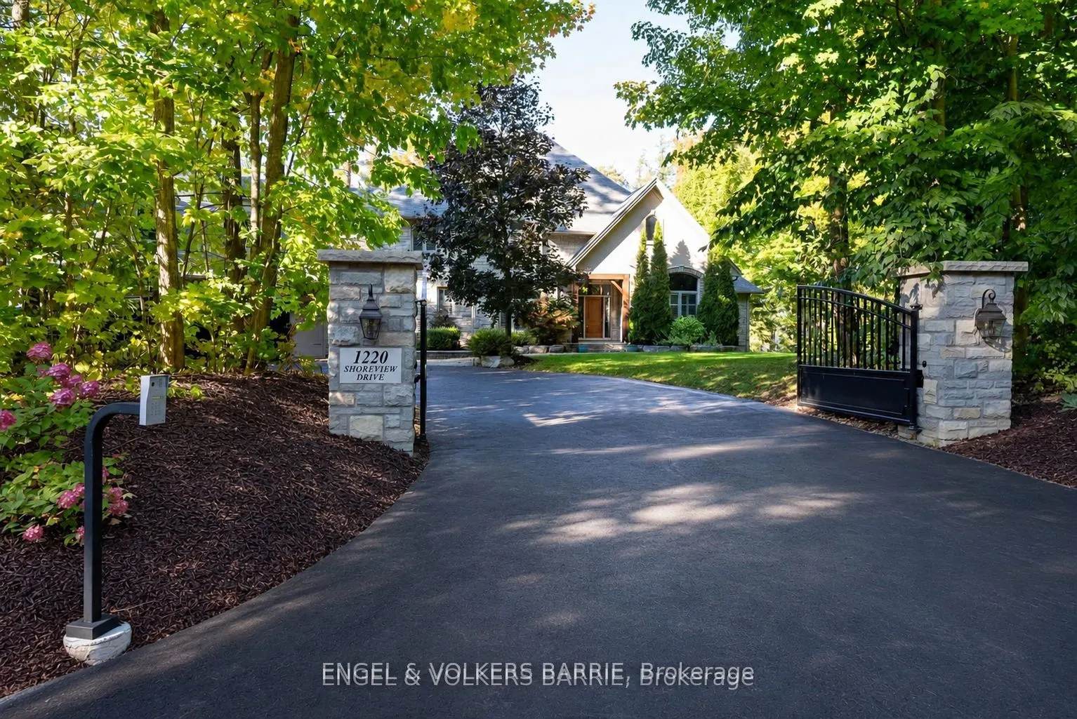1220 Shoreview Drive