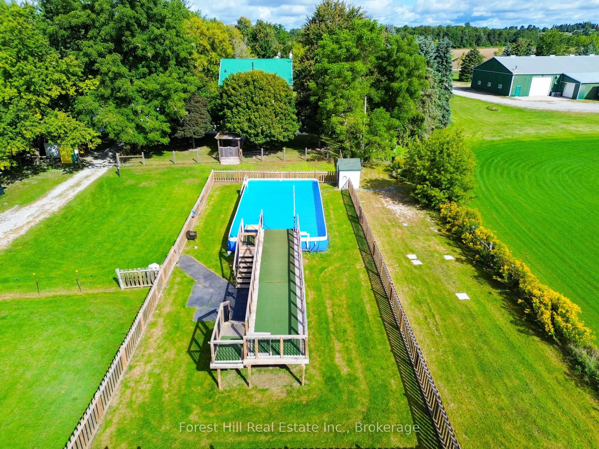 6311 12th Line W