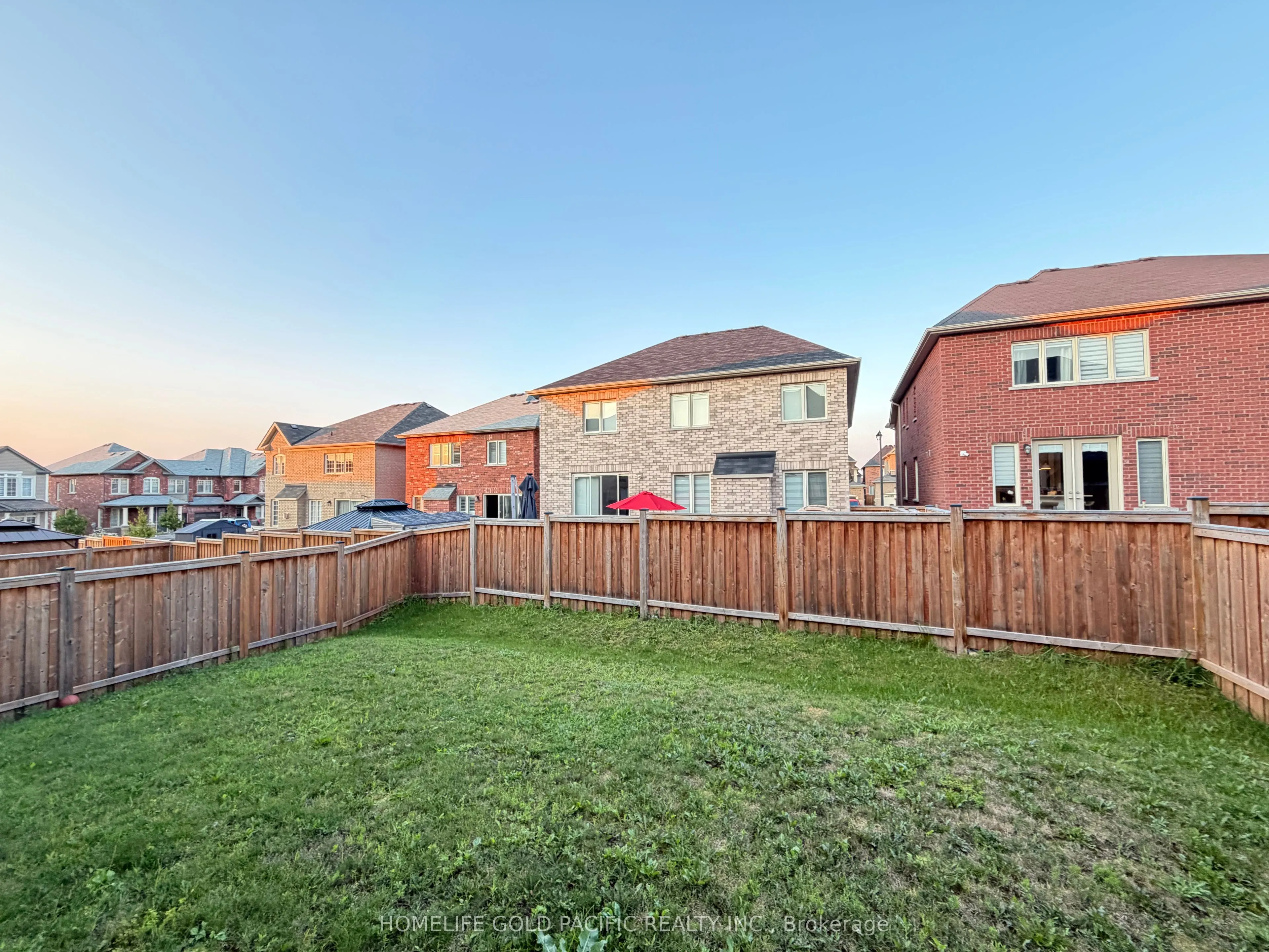 46 Haskins Crescent