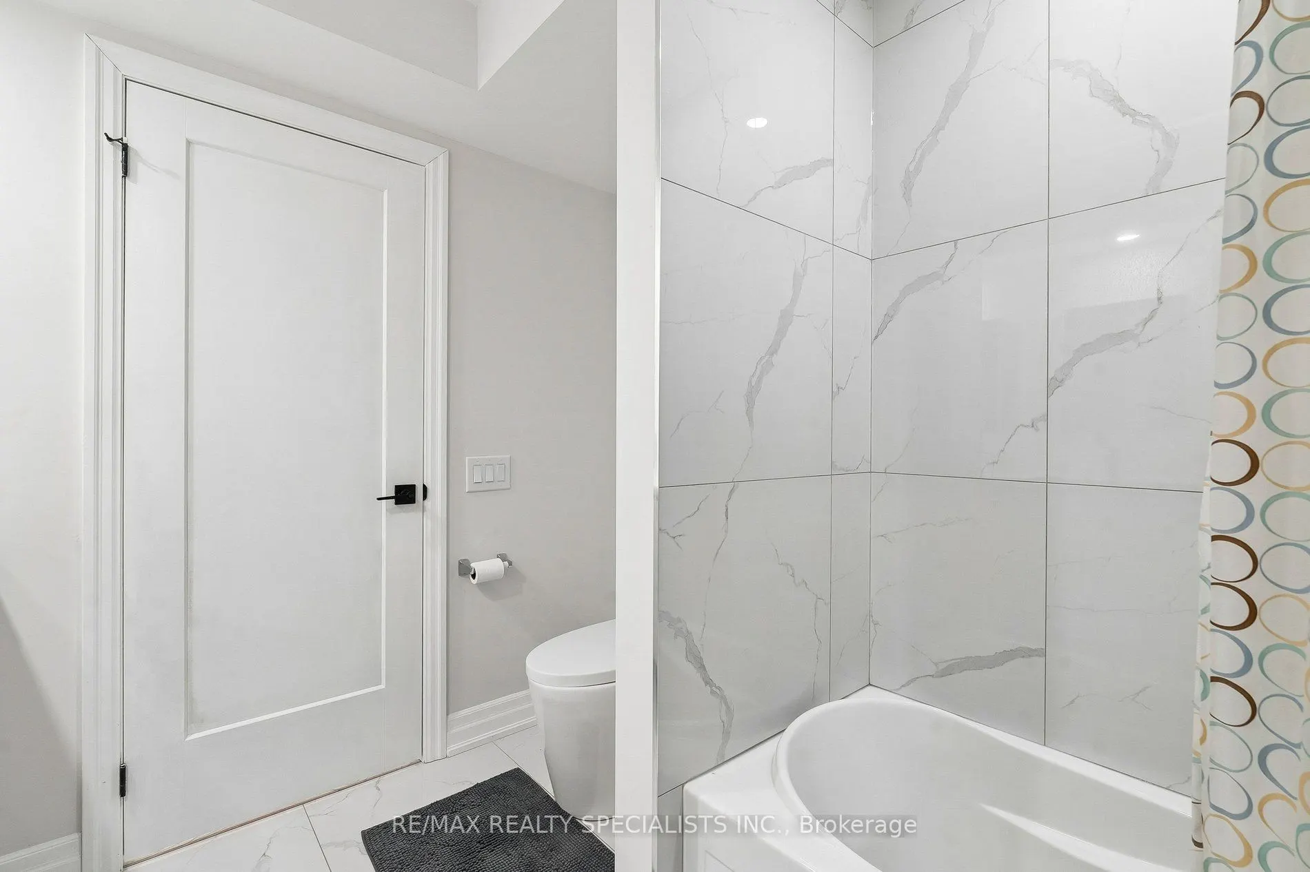 44 Albert Street W