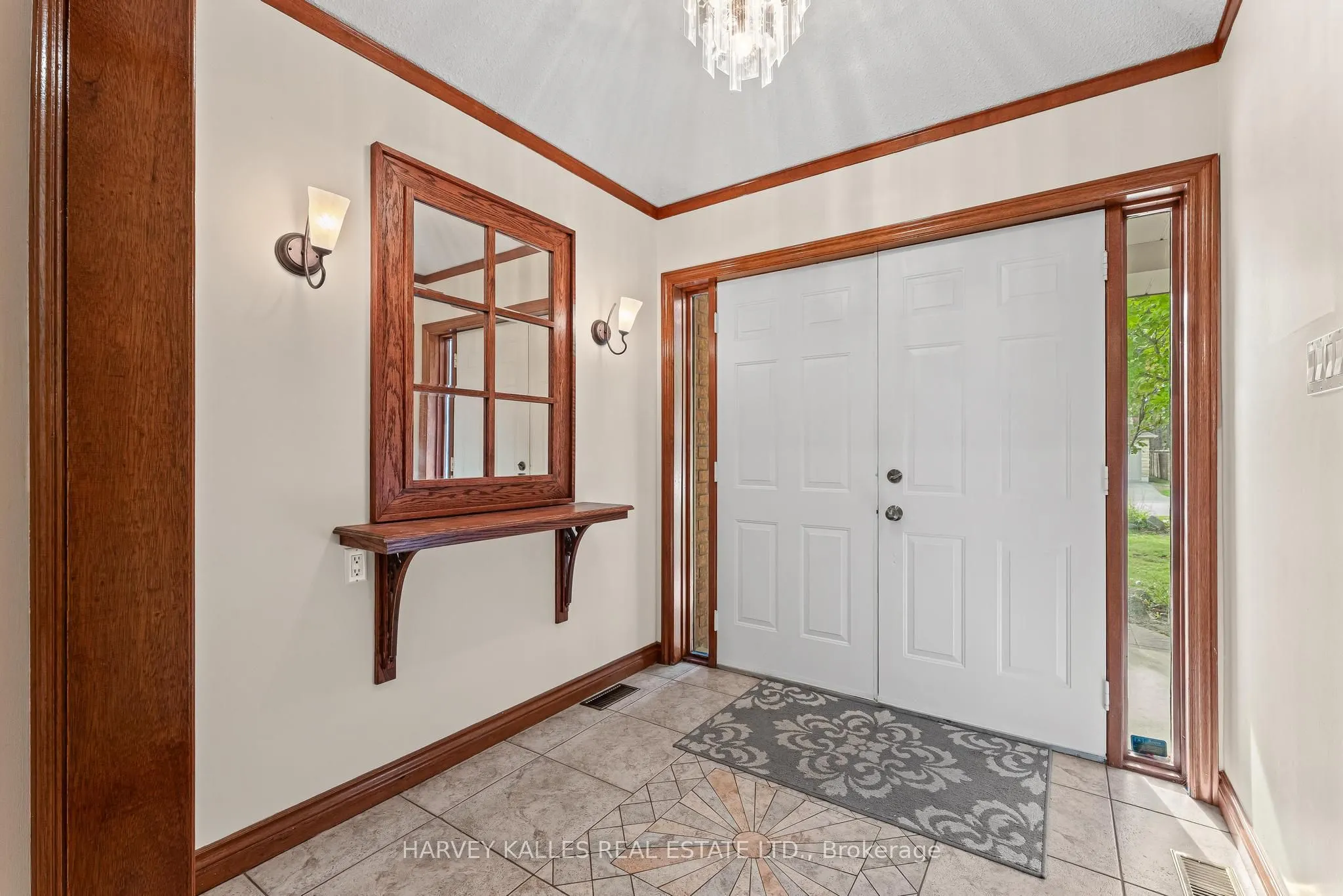113 Bond Crescent