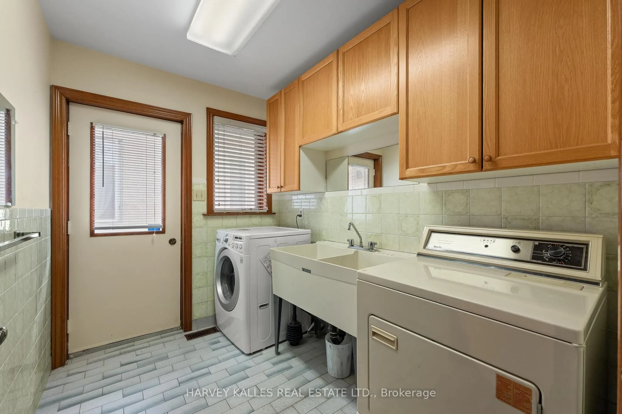 113 Bond Crescent