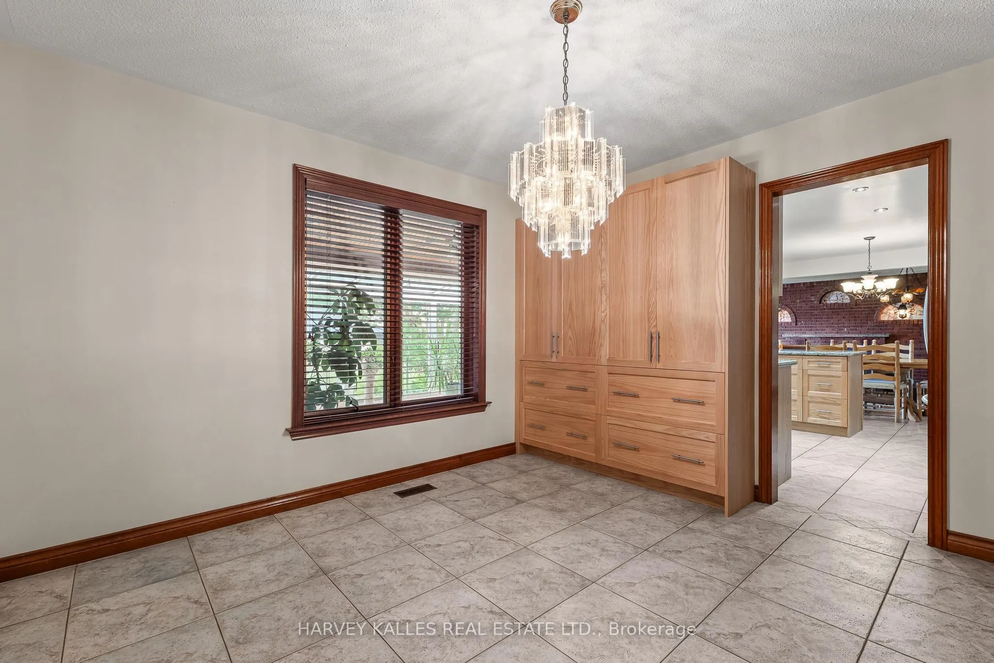 113 Bond Crescent