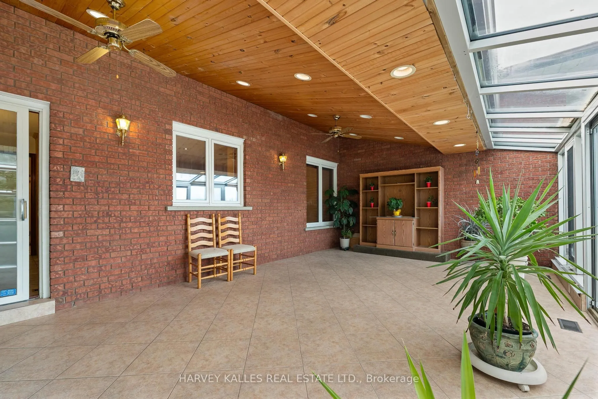 113 Bond Crescent