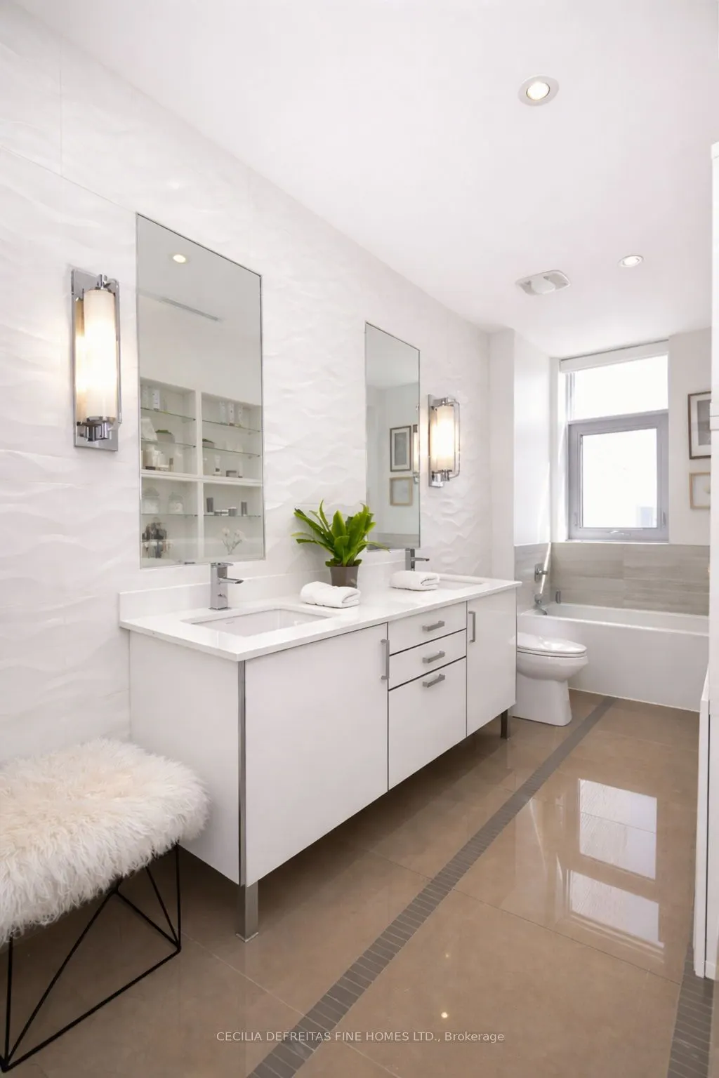 3793 Mangusta Court