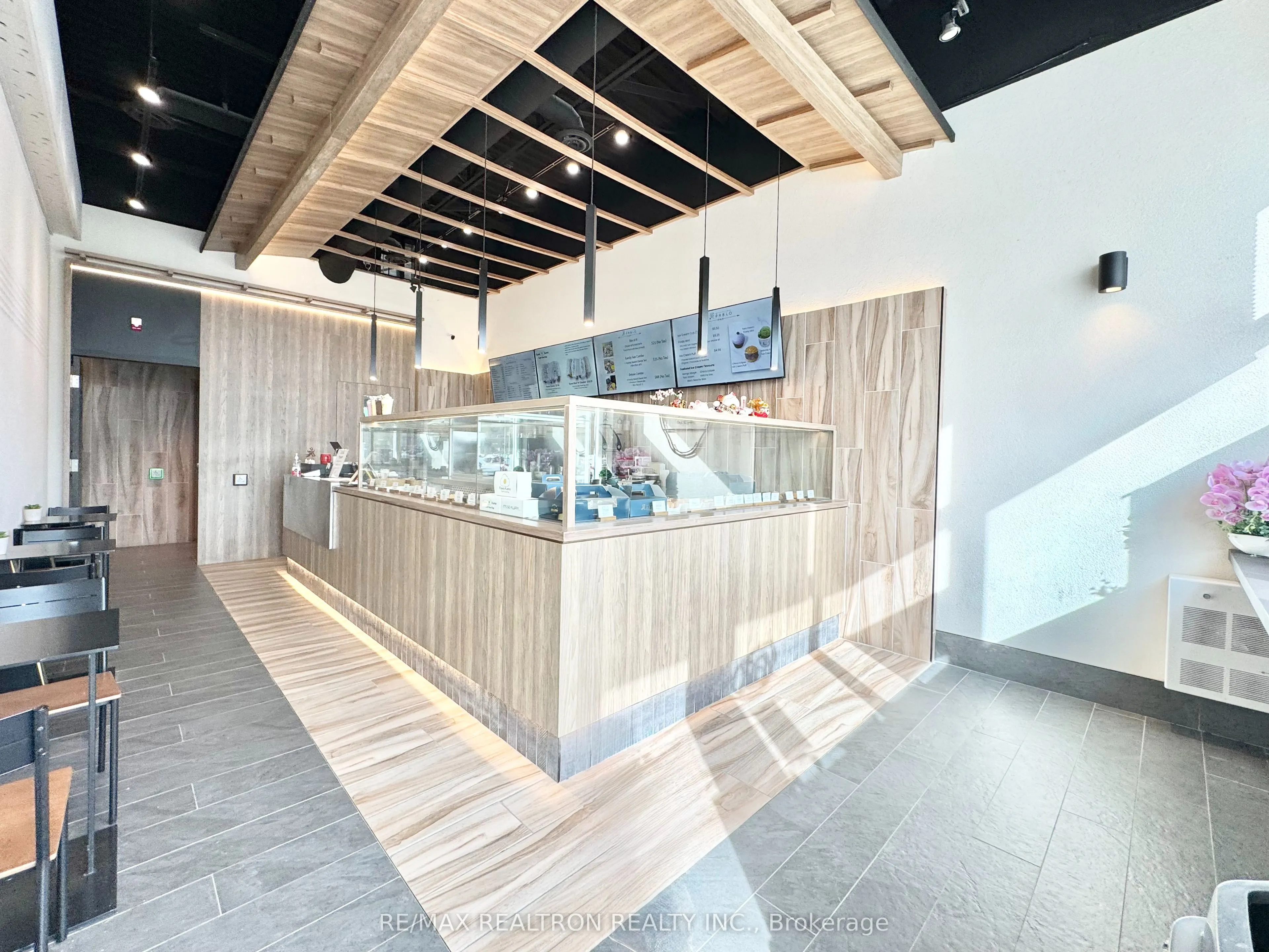 57 HARRY WALKER Parkway S #4-6