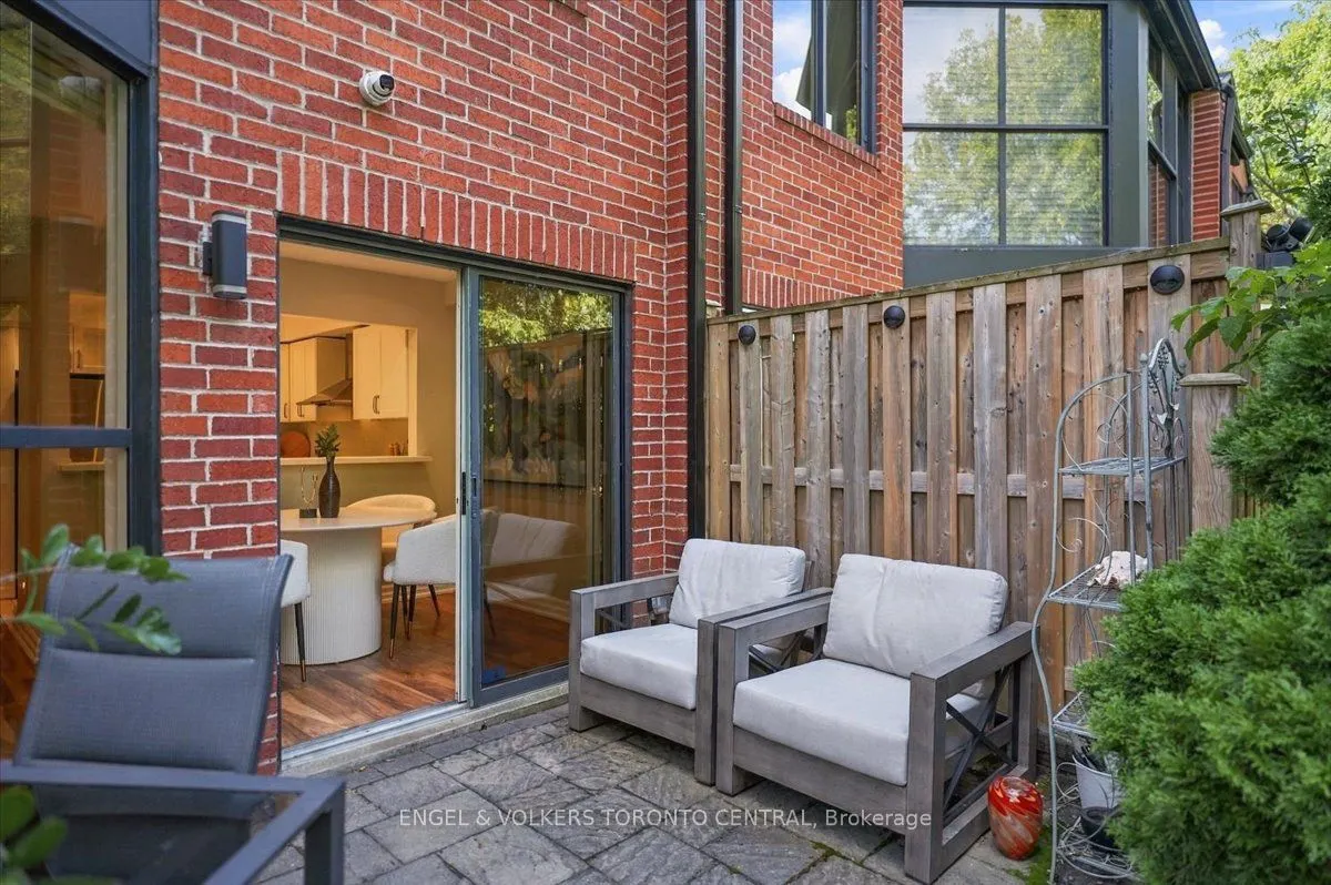 100 Arbors Lane #TH18