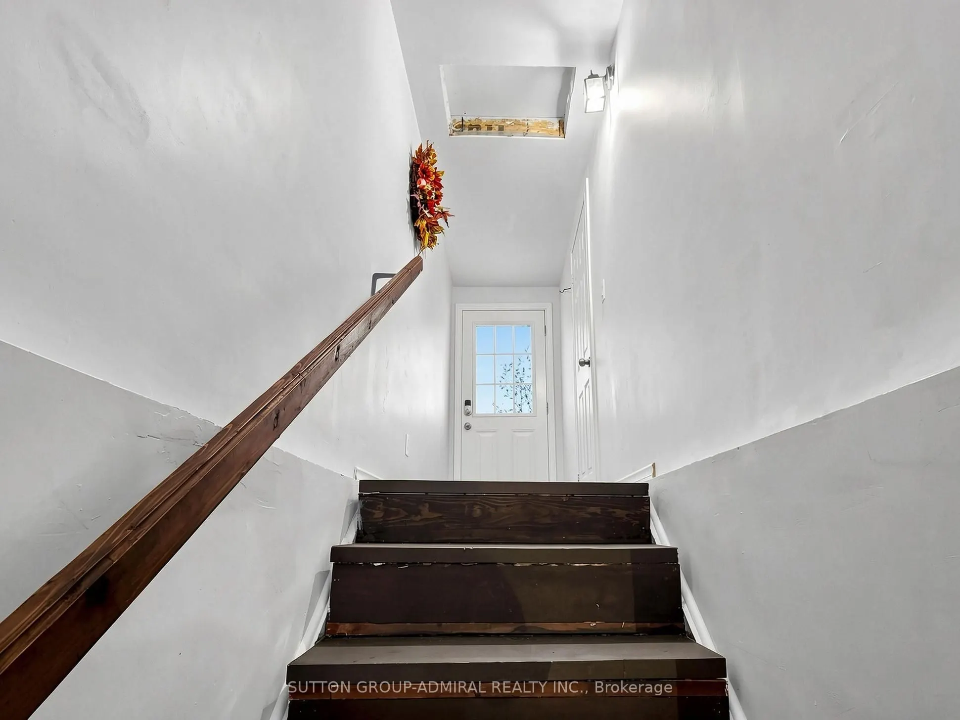 4631 Aurora Road