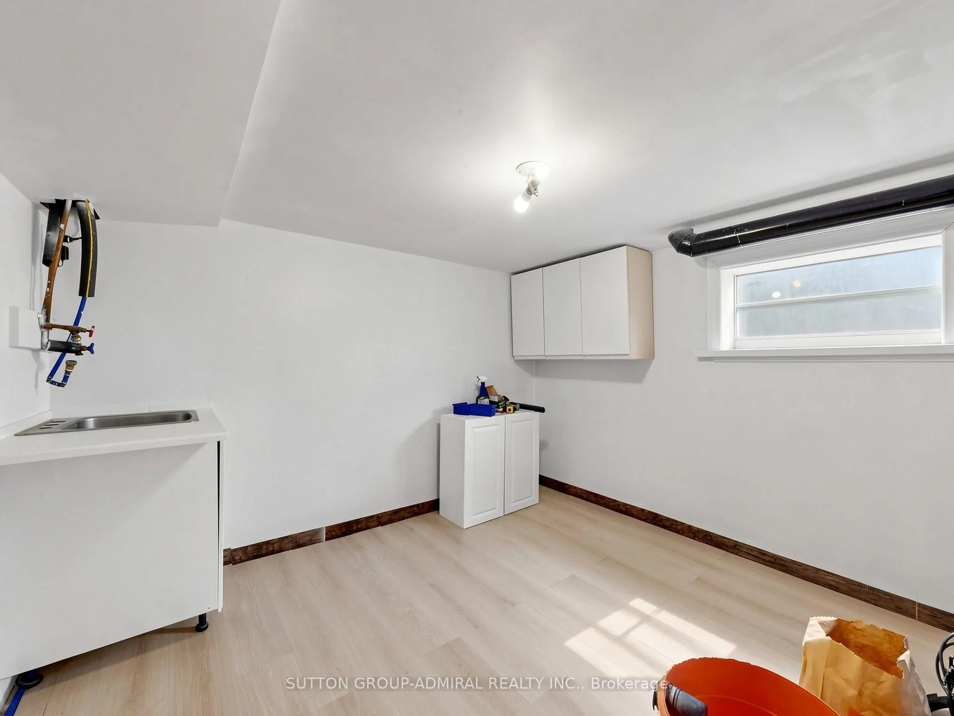 4631 Aurora Road