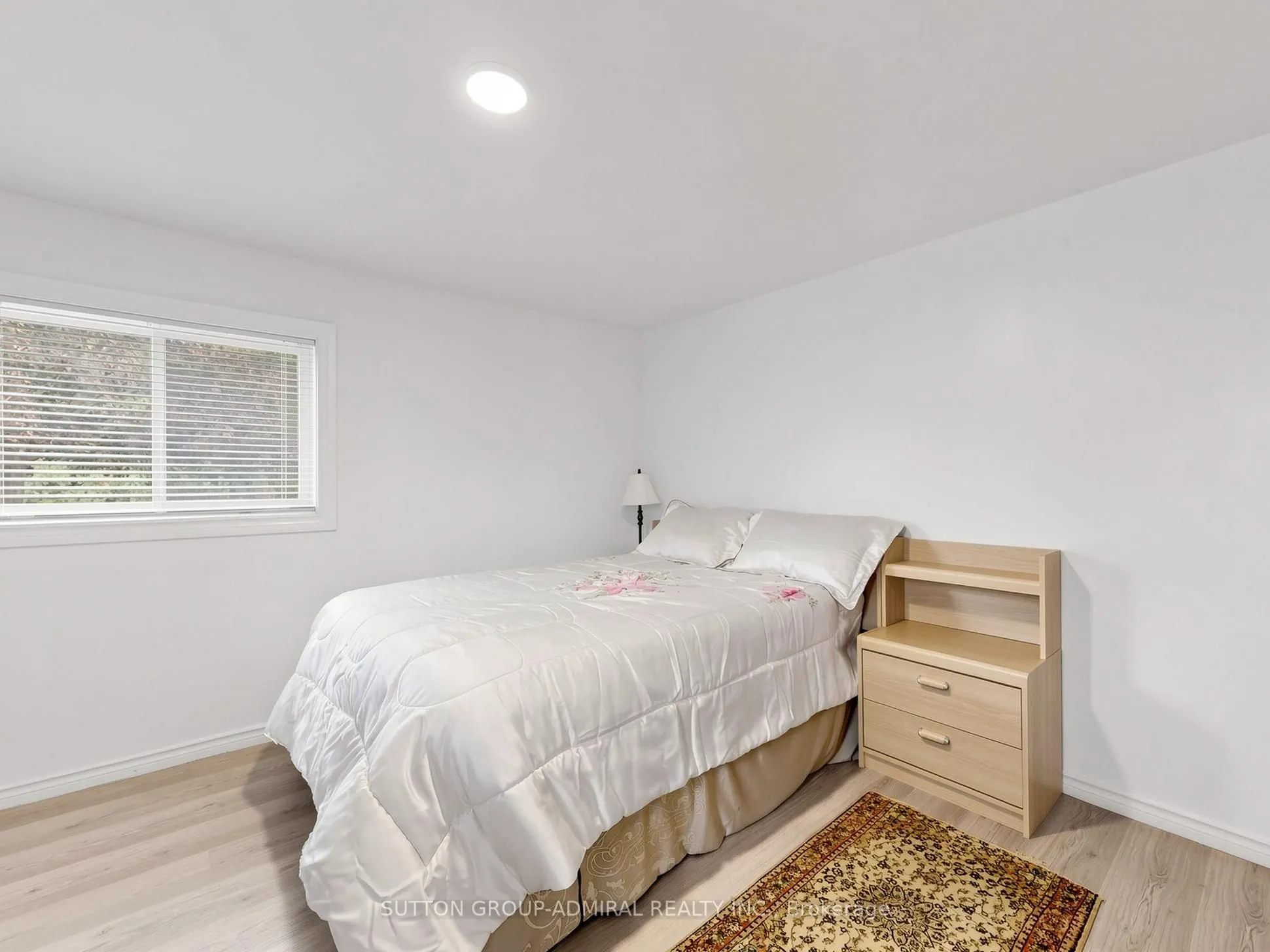 4631 Aurora Road