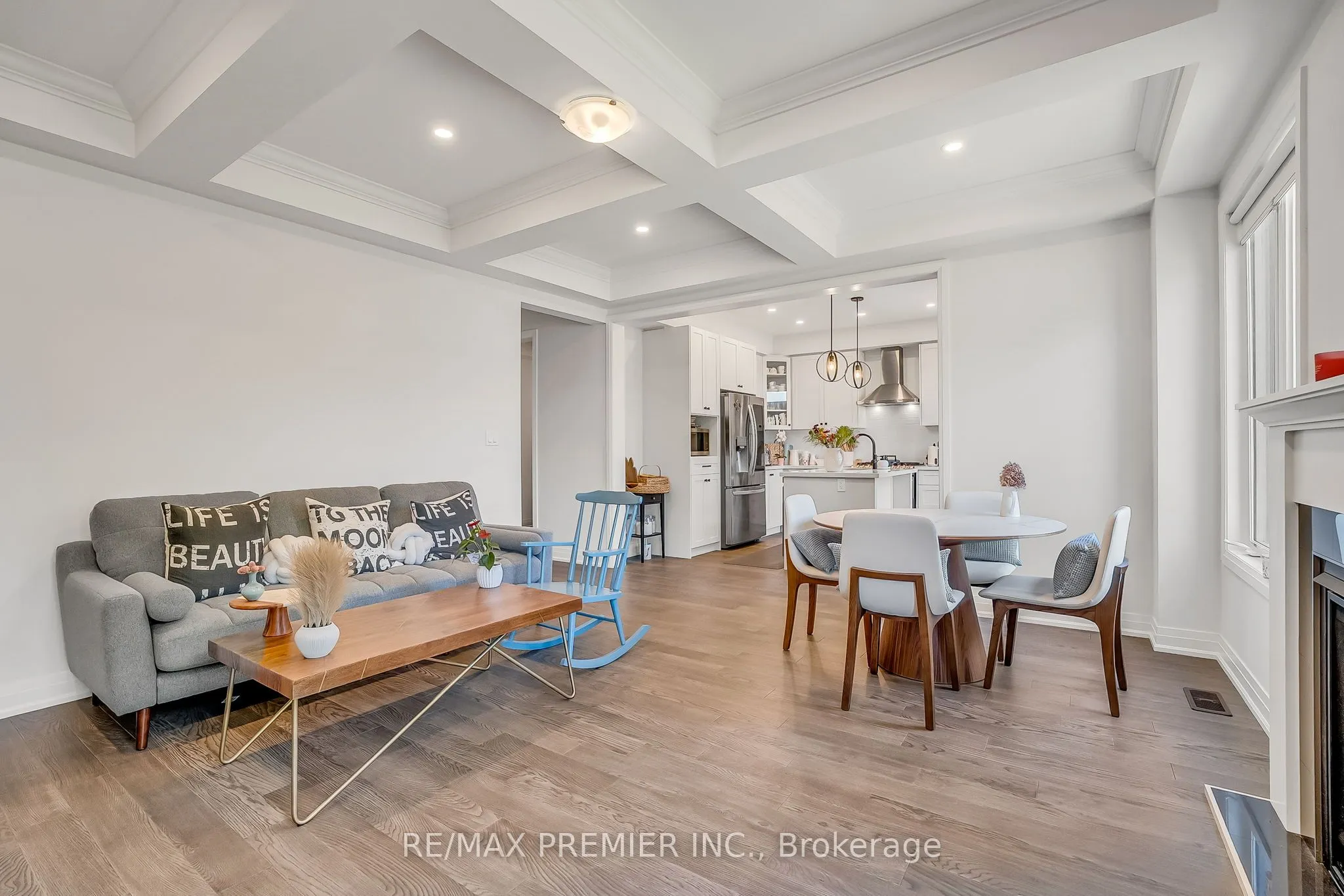 25 Low Boulevard