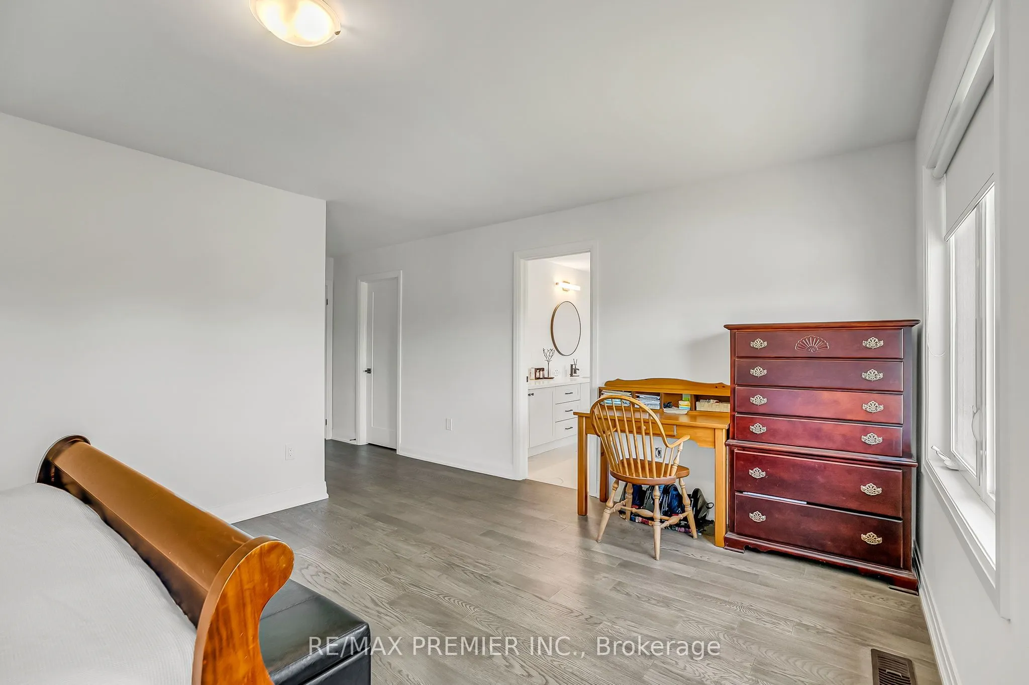 25 Low Boulevard