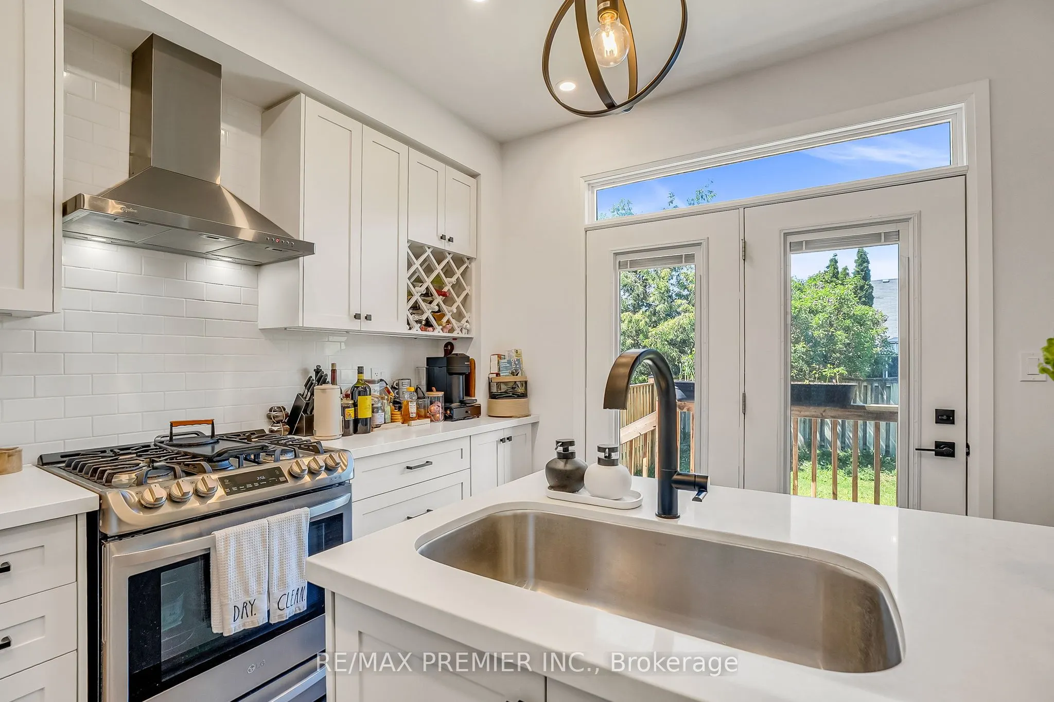 25 Low Boulevard