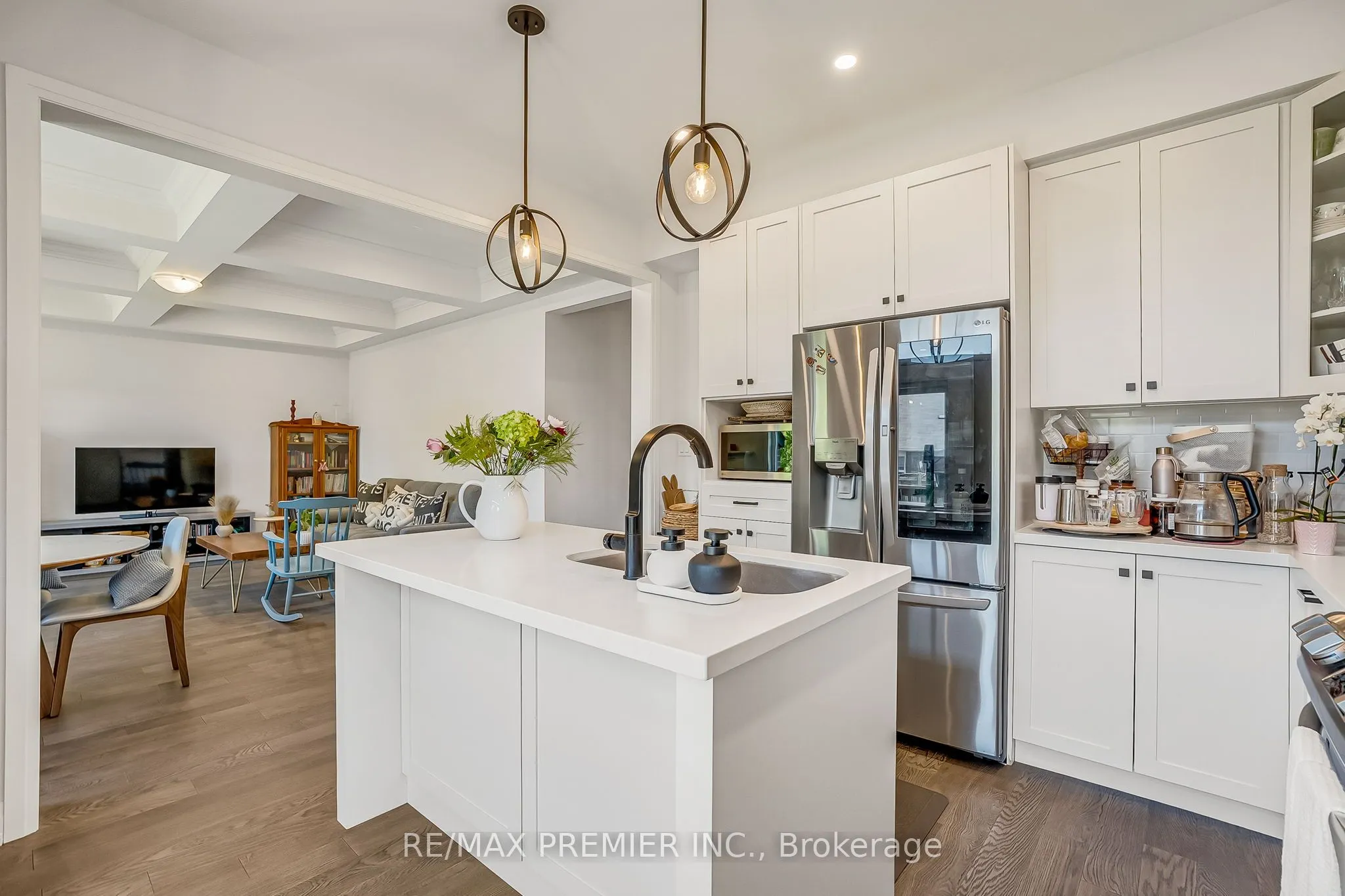 25 Low Boulevard
