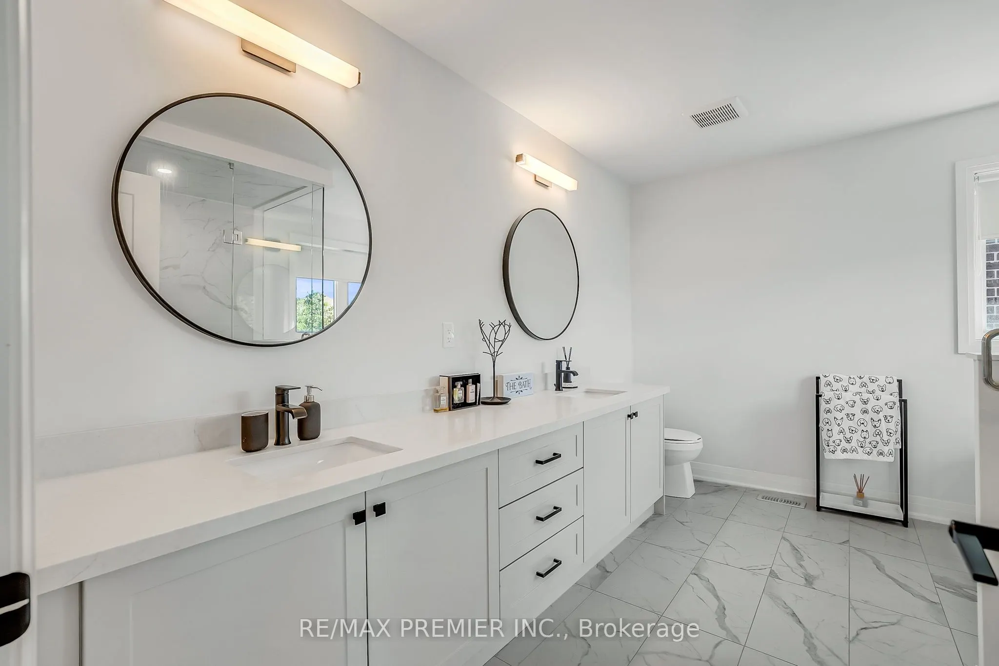 25 Low Boulevard