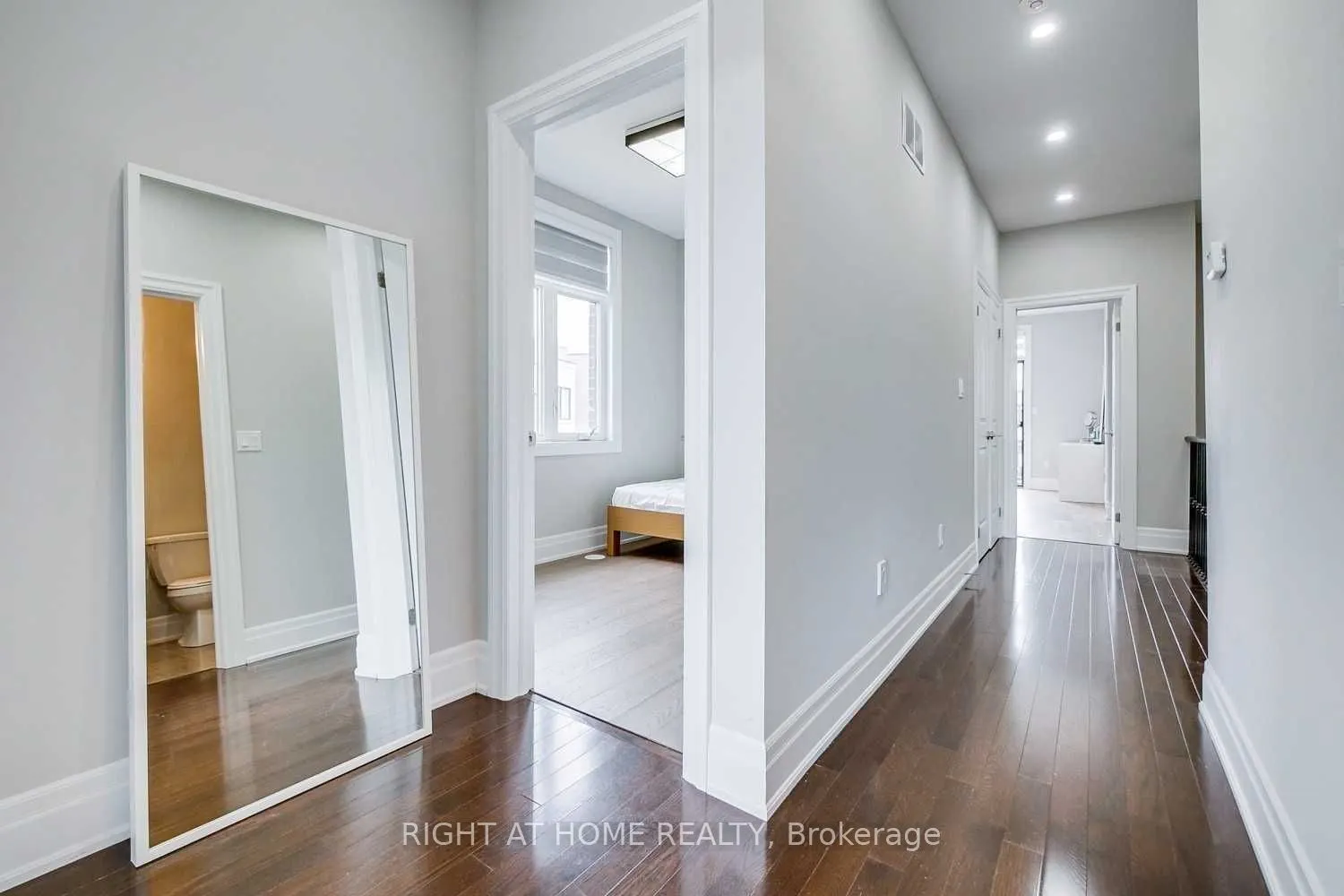 255 Thomas Cook Avenue