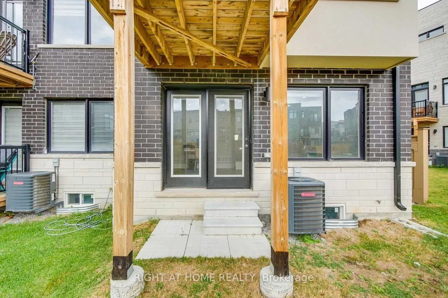 255 Thomas Cook Avenue