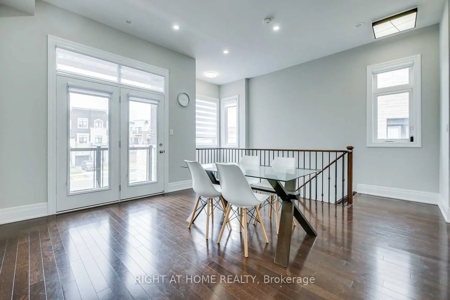 255 Thomas Cook Avenue