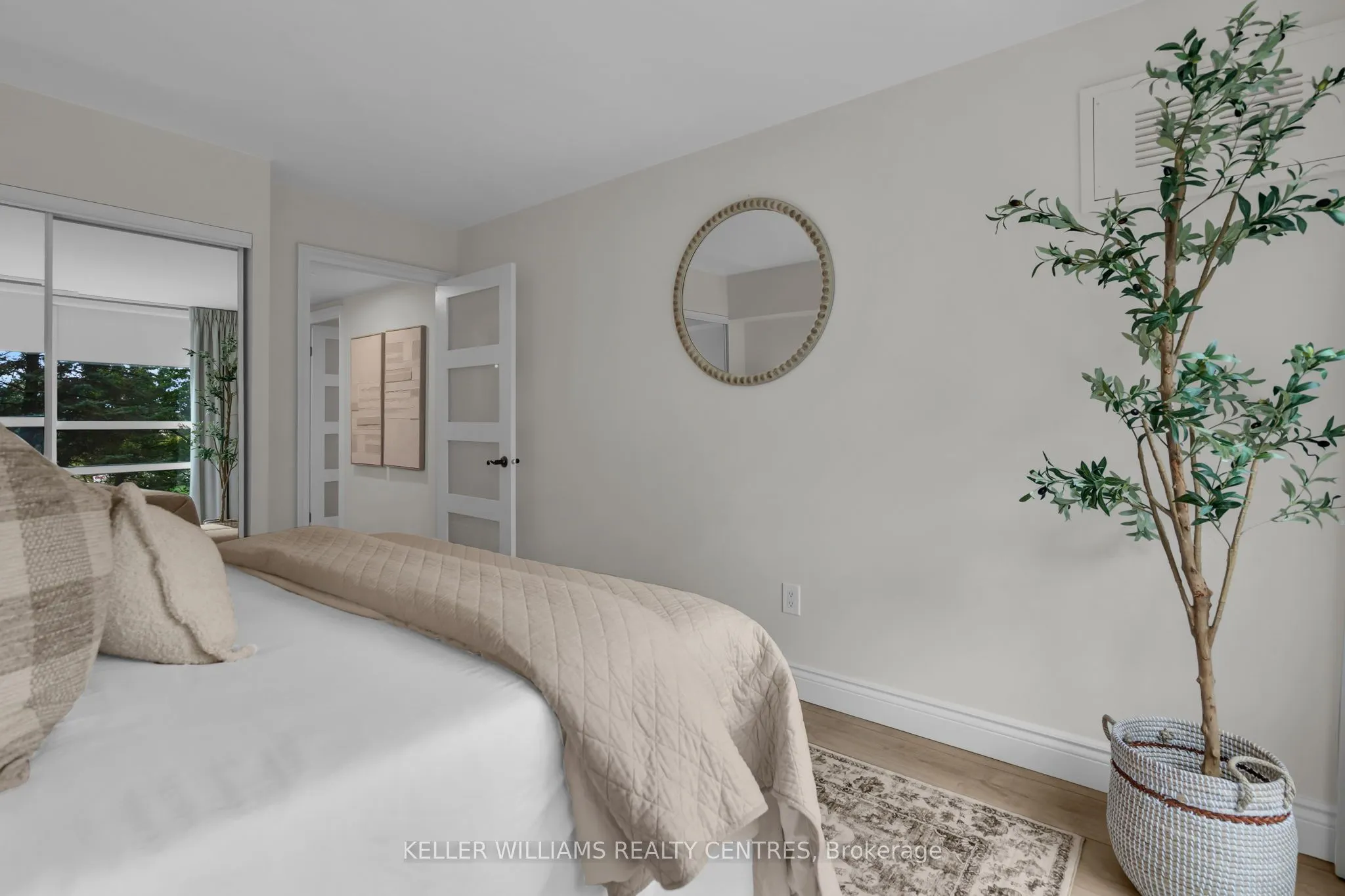 7905 Bayview Avenue #204