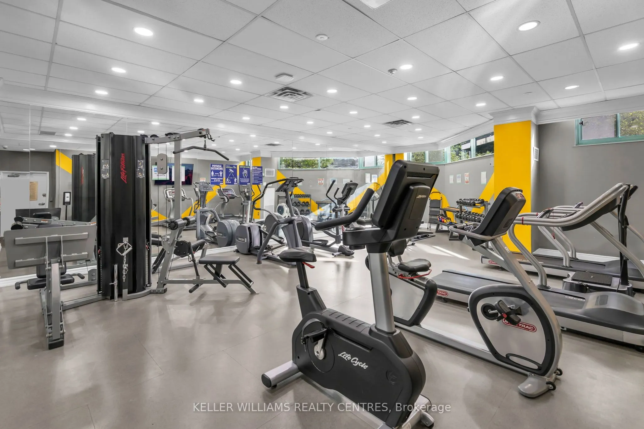 7905 Bayview Avenue #204