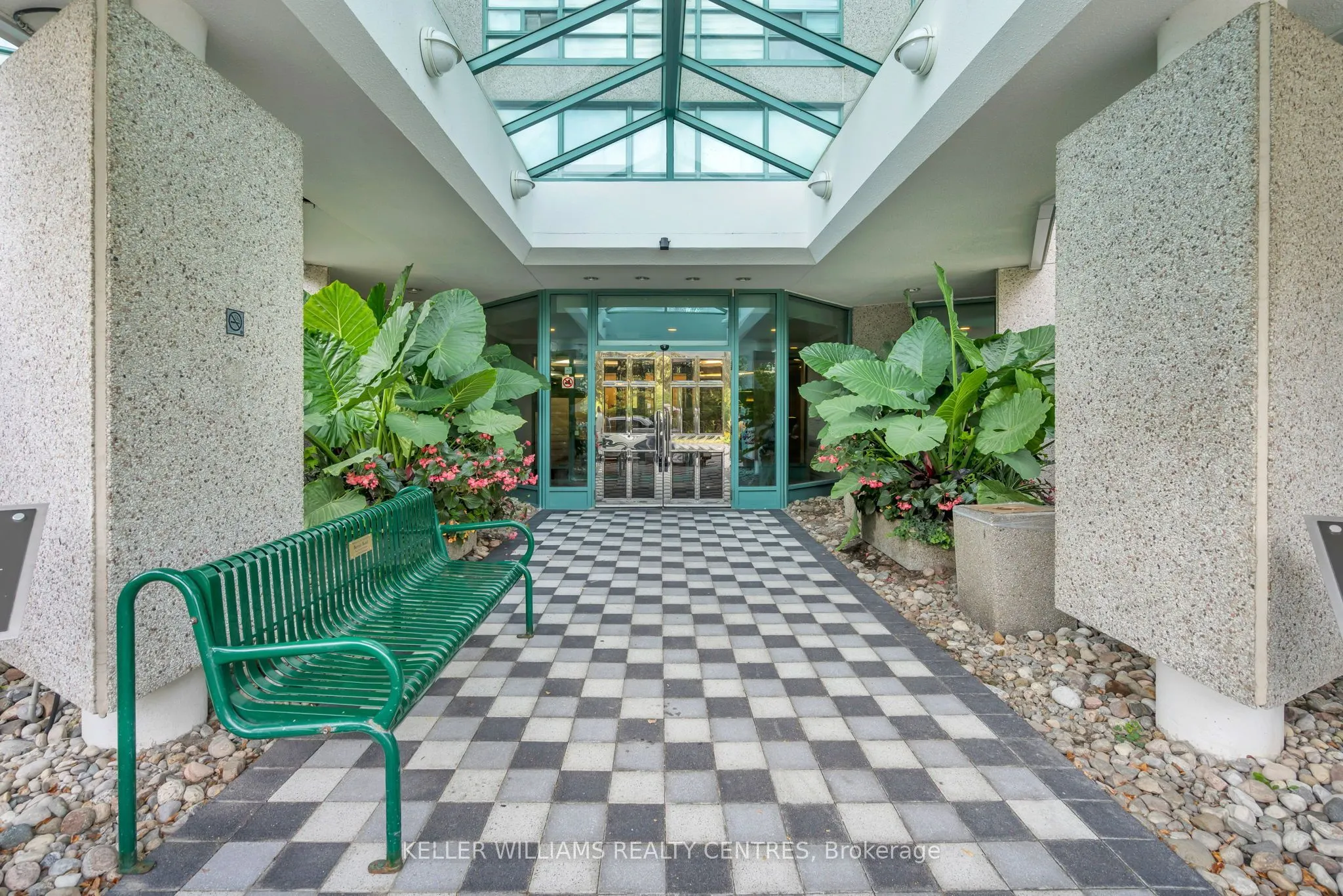 7905 Bayview Avenue #204