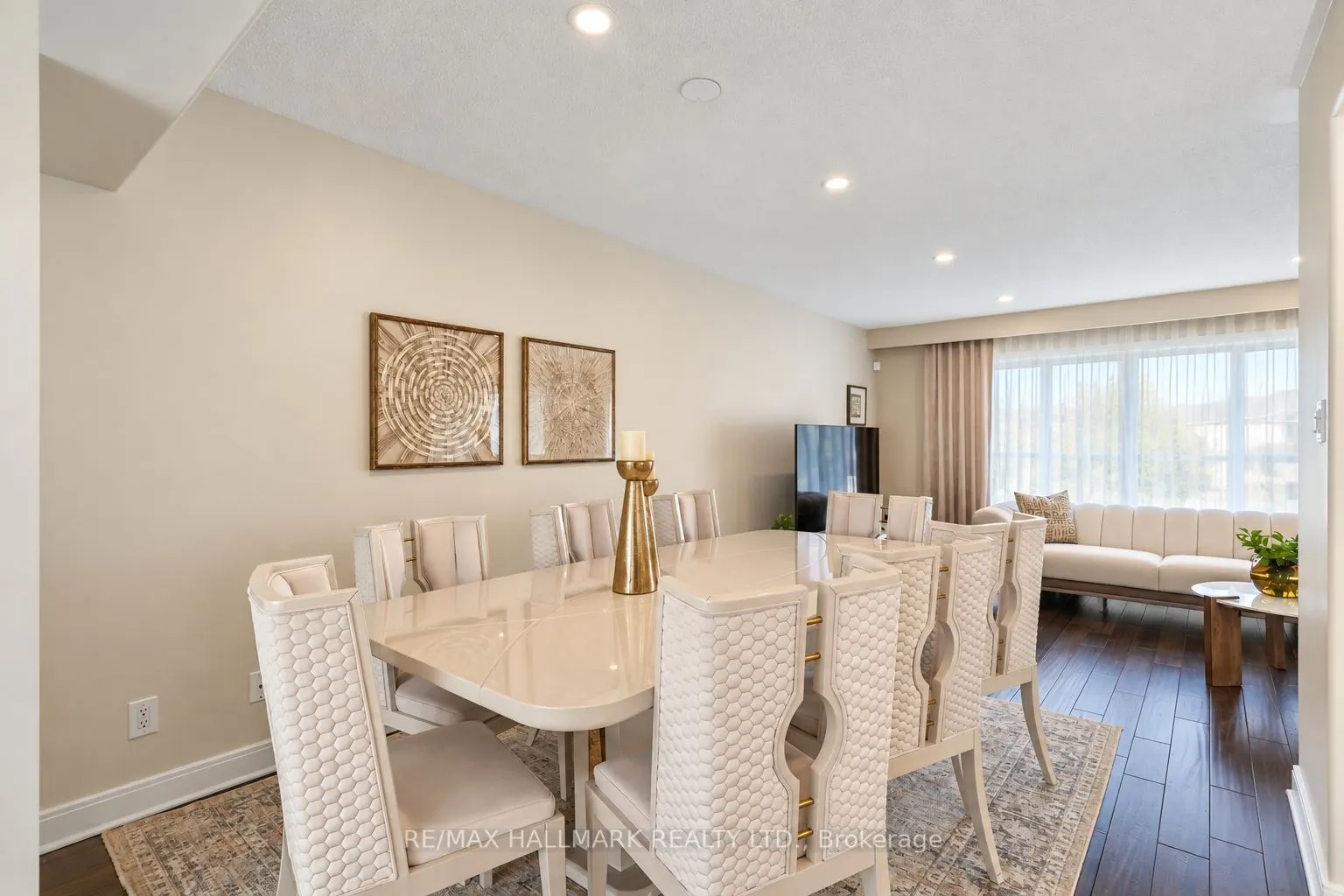 648 Mossbank Court