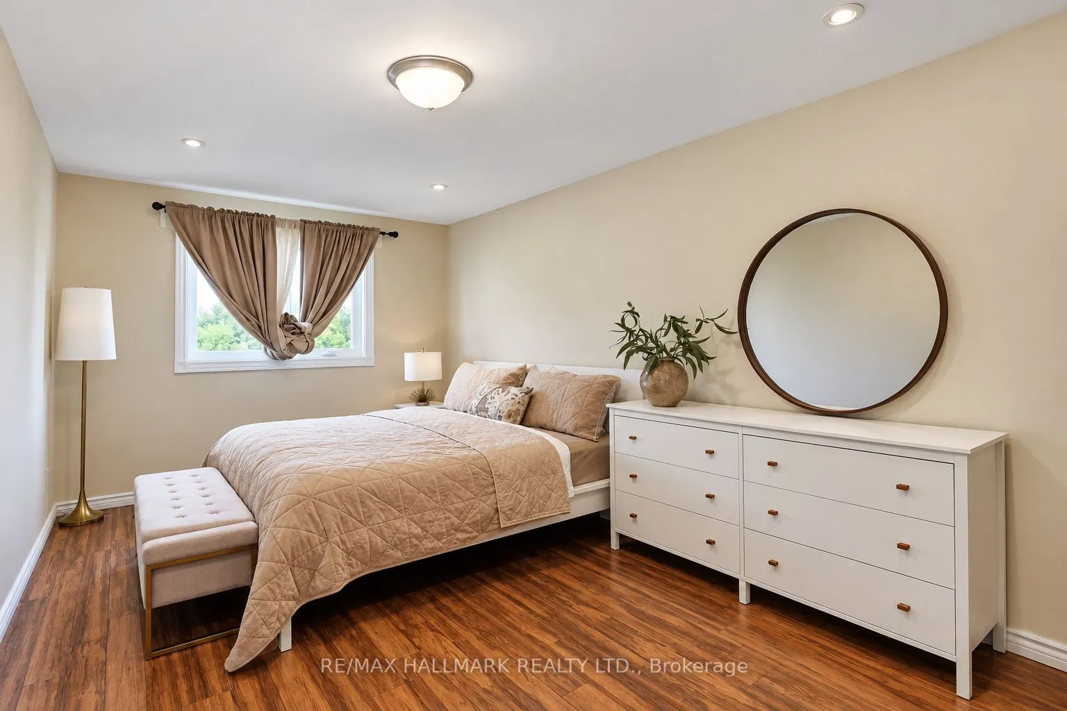 648 Mossbank Court