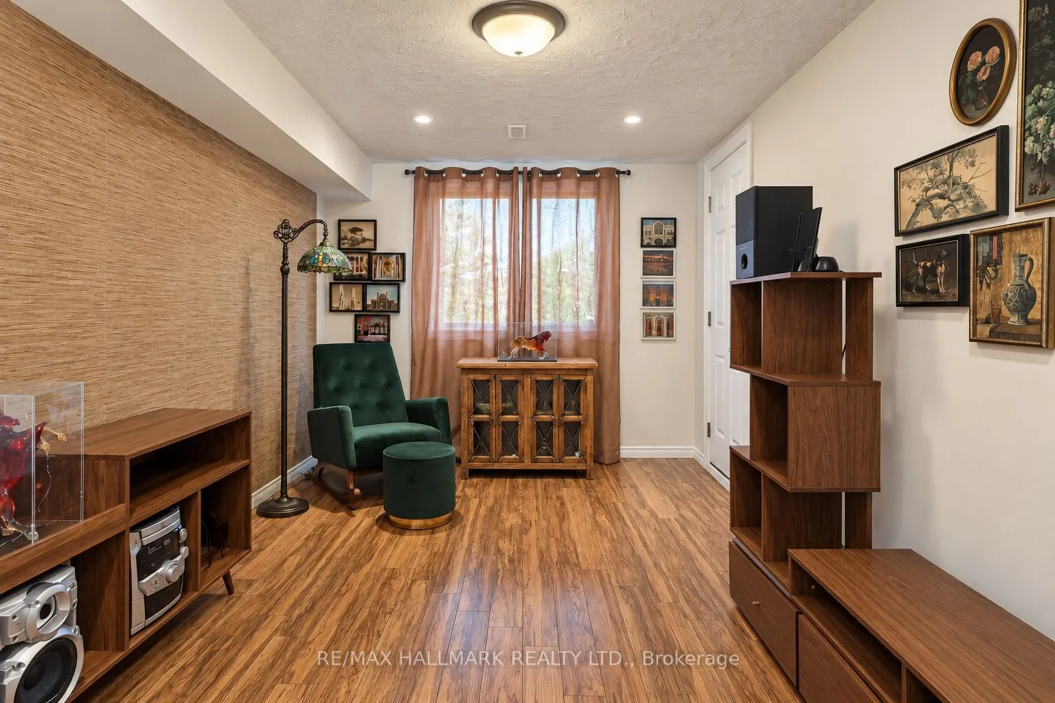 648 Mossbank Court