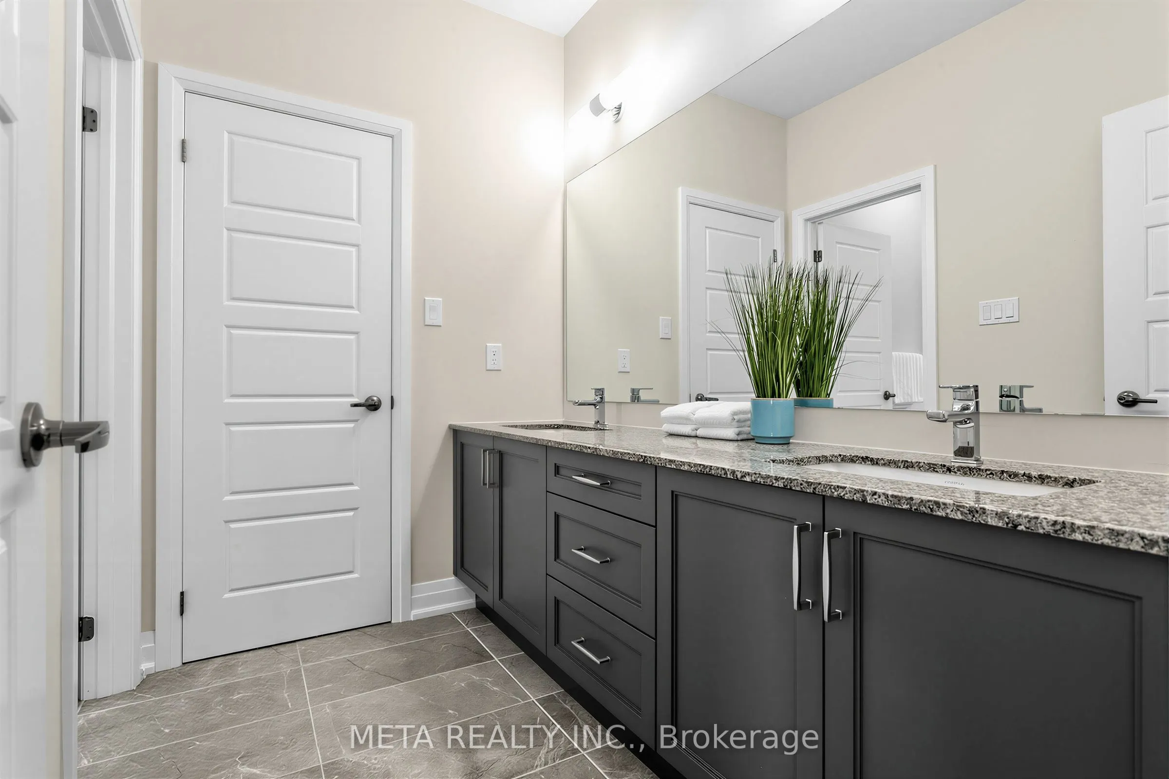 56 Klees Crescent