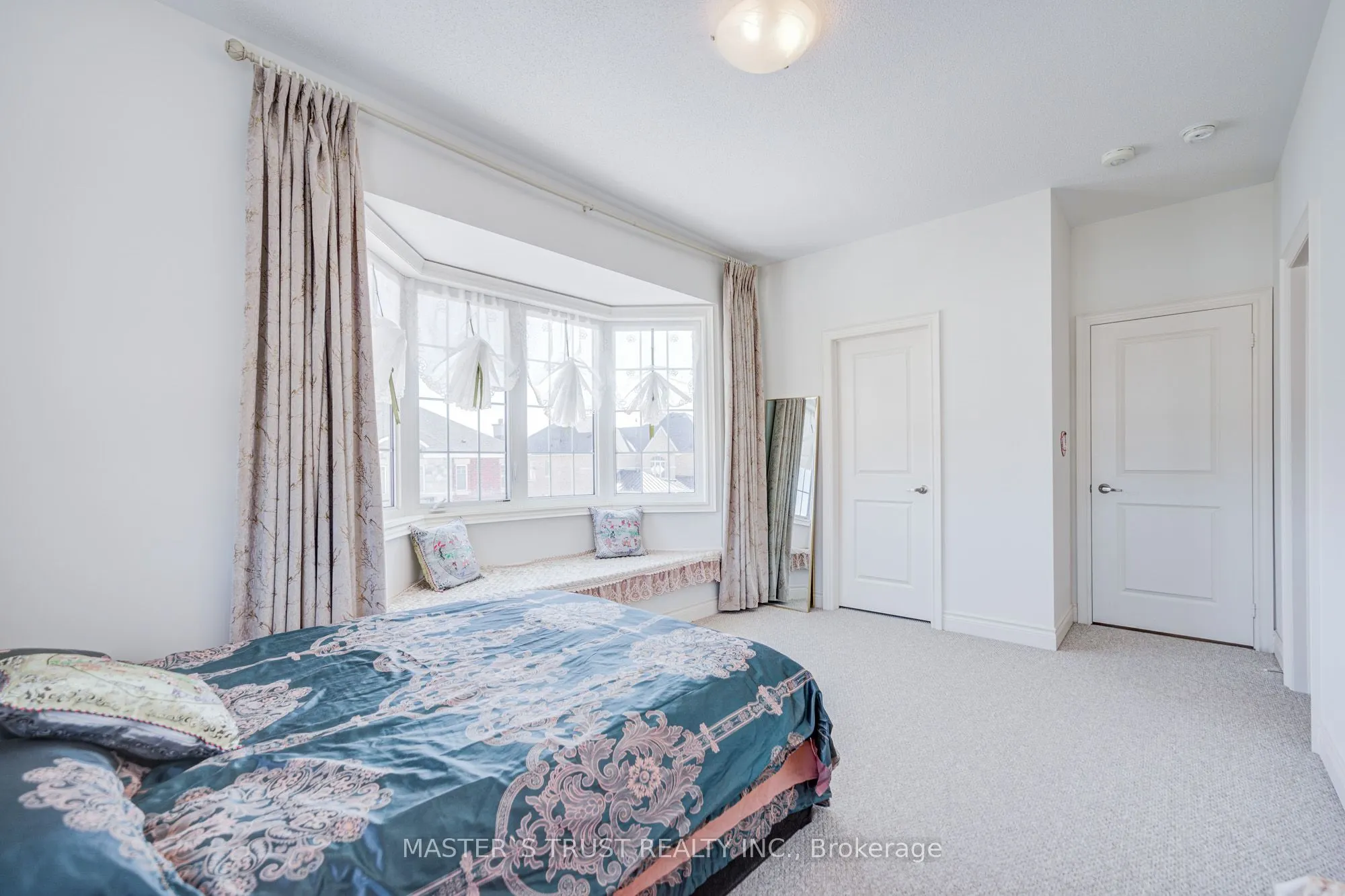 57 Tupling Street