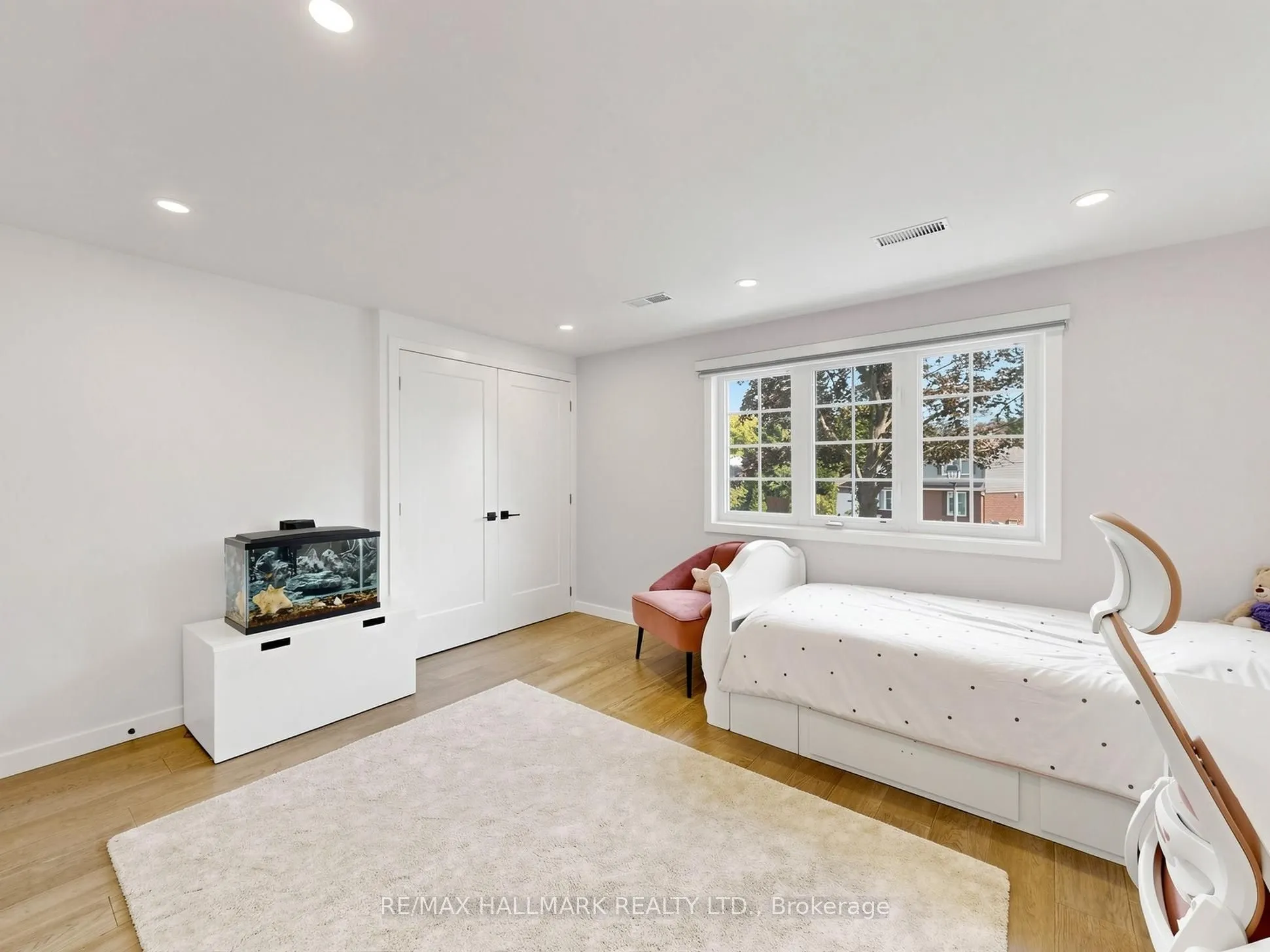 400 Handley Crescent